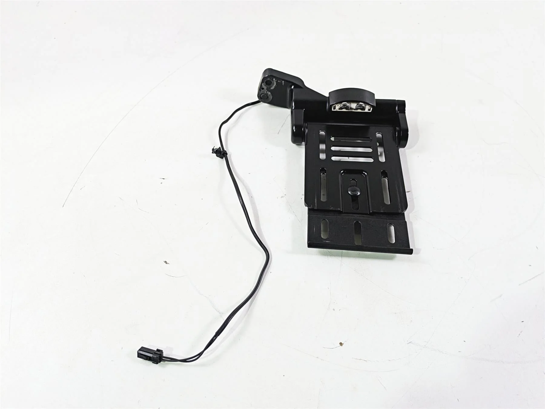 2010 Harley VRSCF Muscle Rod Side License Plate Holder Mount 69390-09 - Image 4