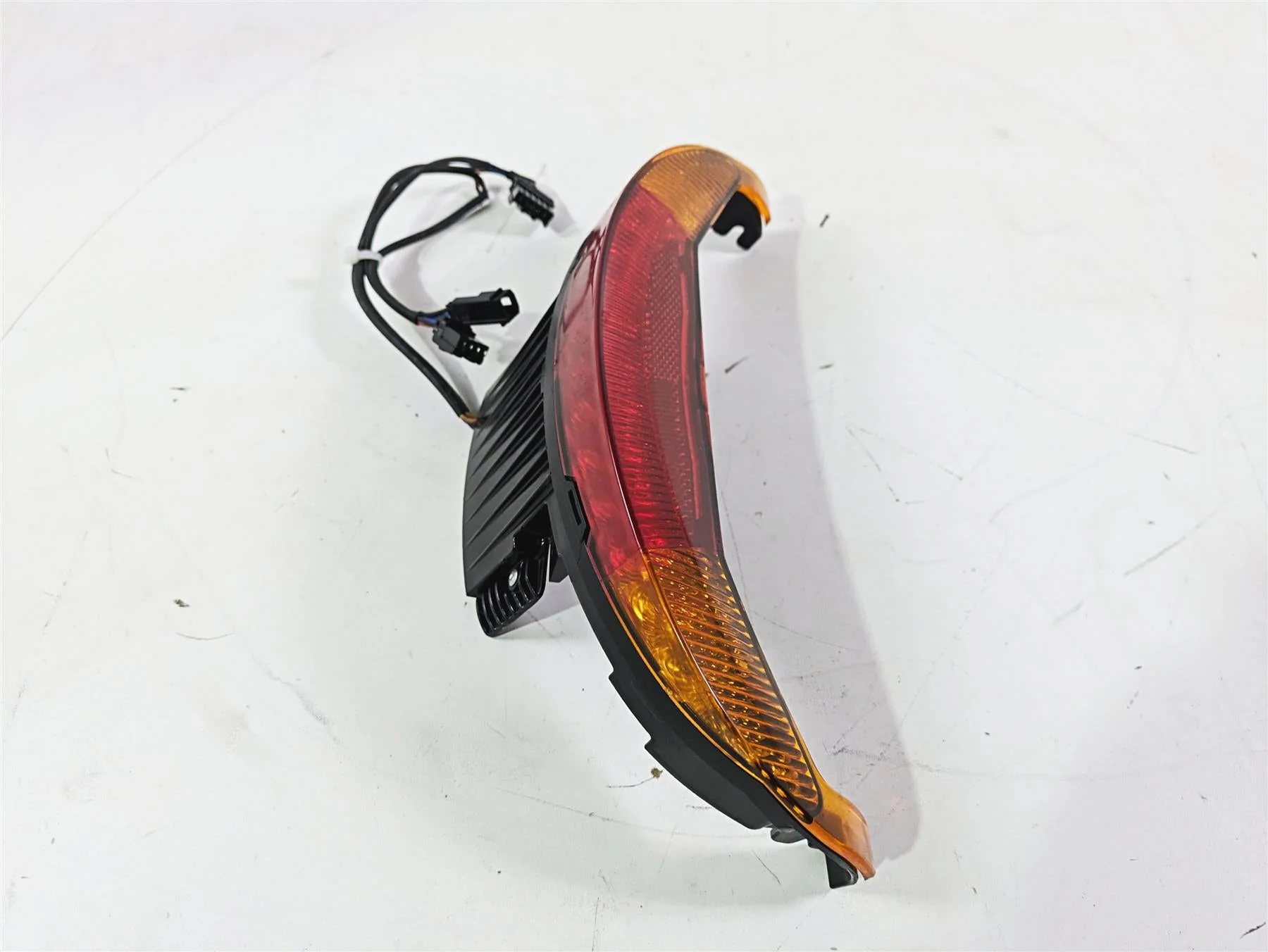 2010 Harley VRSCF Muscle Rod Taillight Tail Light Lamp 69391-09 - Image 4