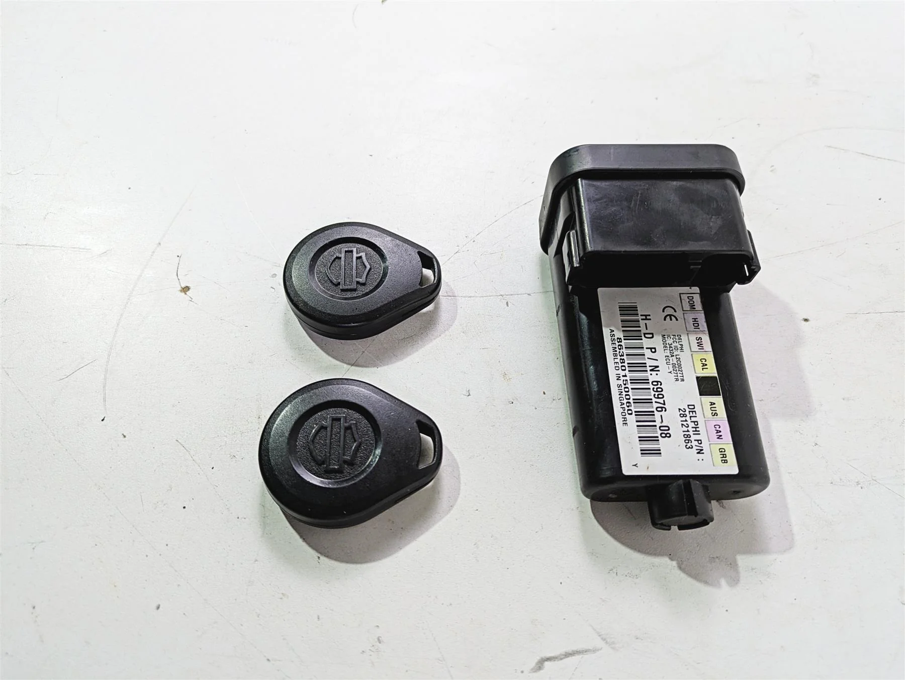 2010 Harley VRSCF Muscle Rod Tssm Security Flasher Module & Key Fob 69976-08 - Image 3