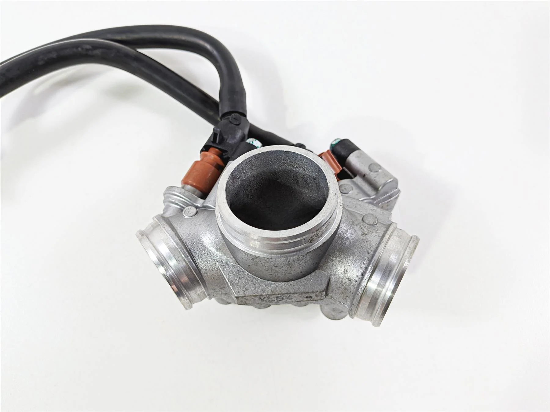 2010 Honda VT1300 CR Stateline Intake Manifold & Fuel Injectors  17111-MFR-670 - Image 10