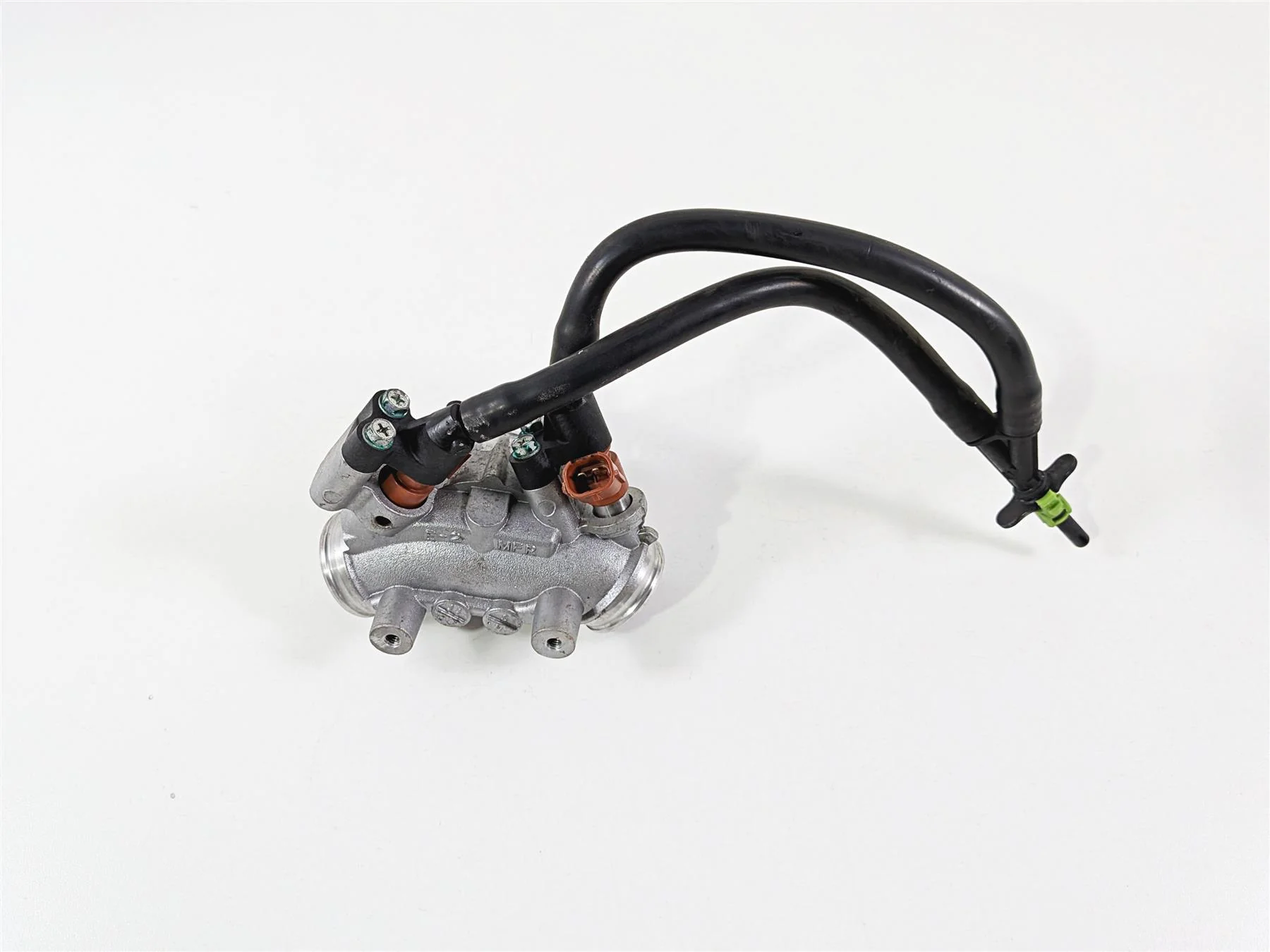 2010 Honda VT1300 CR Stateline Intake Manifold & Fuel Injectors  17111-MFR-670 - Image 4