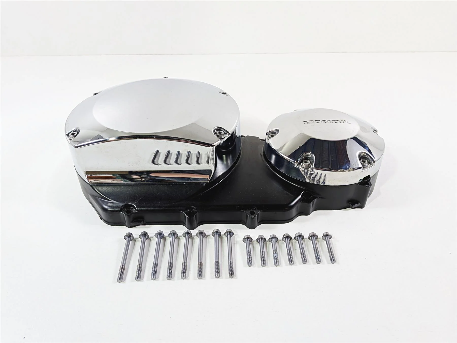 2010 Honda VT1300 CR Stateline Right Side Engine Clutch Cover 11331-MFY-A00 - Image 2