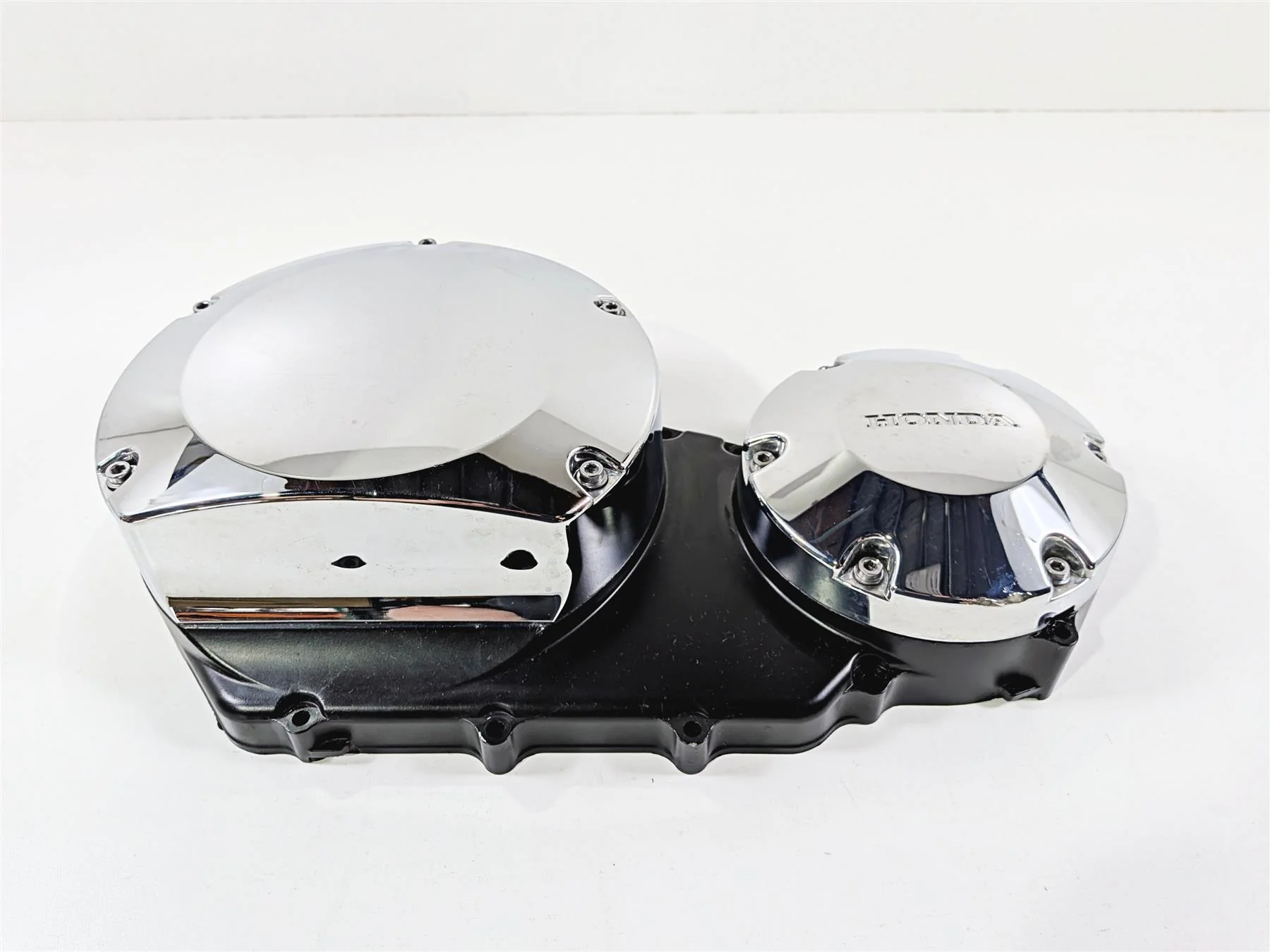 2010 Honda VT1300 CR Stateline Right Side Engine Clutch Cover 11331-MFY-A00 - Image 3