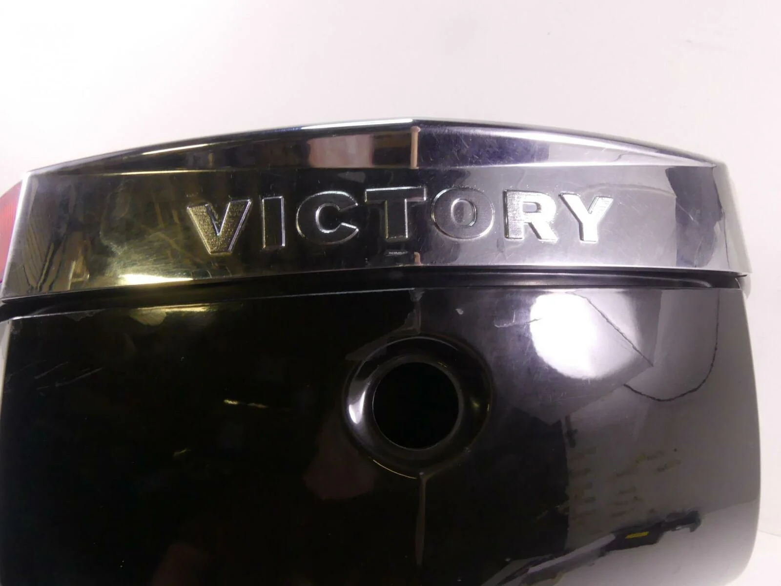 2010 Victory Vision Tour Rear Trunk Top Case Tour Pack Backrest + Mount 1016281 - Image 6