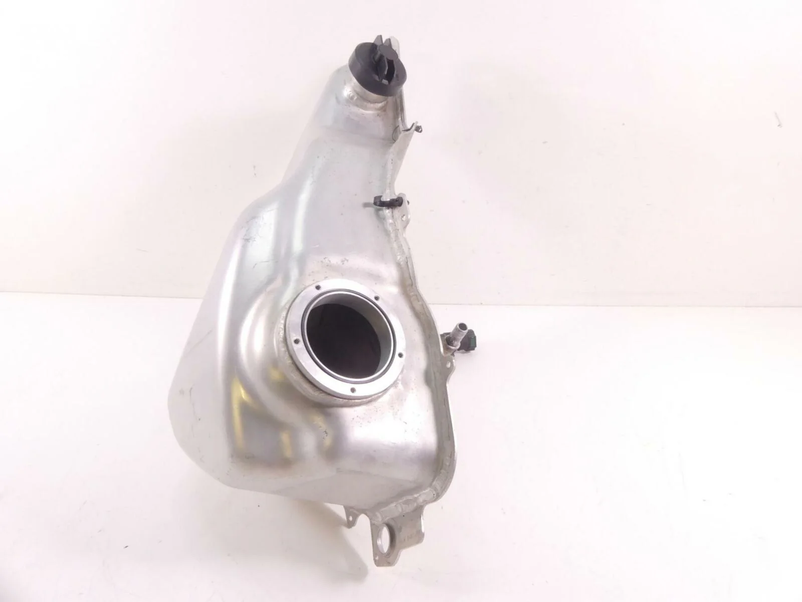 2010 Victory Vision Tour Right Side Fuel Gas Petrol Tank Reservoir 1017293