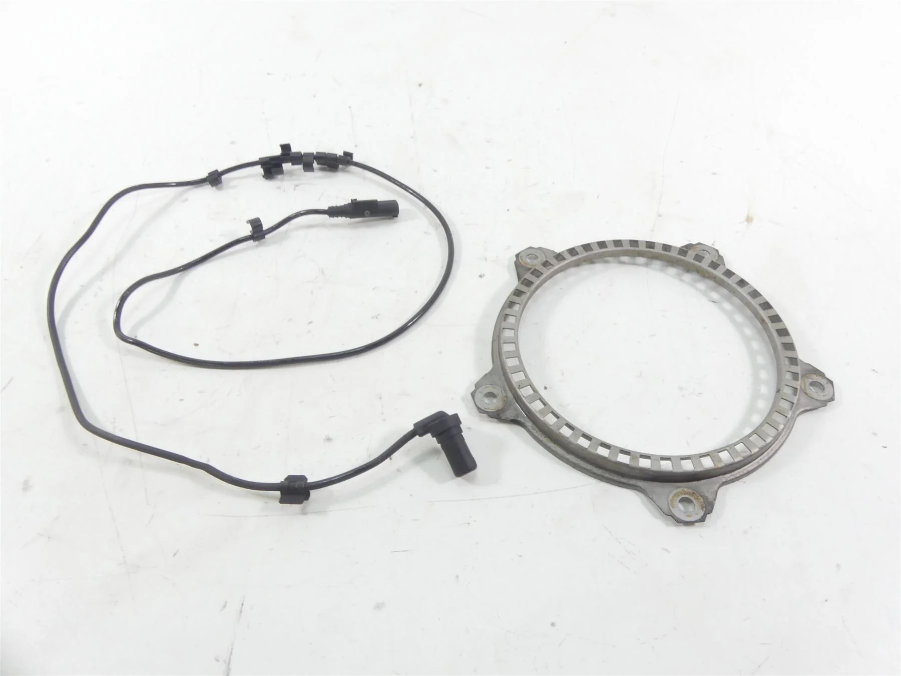 2011 BMW R1200GS K255 Adv Front Abs Brake Wheel Speed Sensor 34527677824 - Image 2