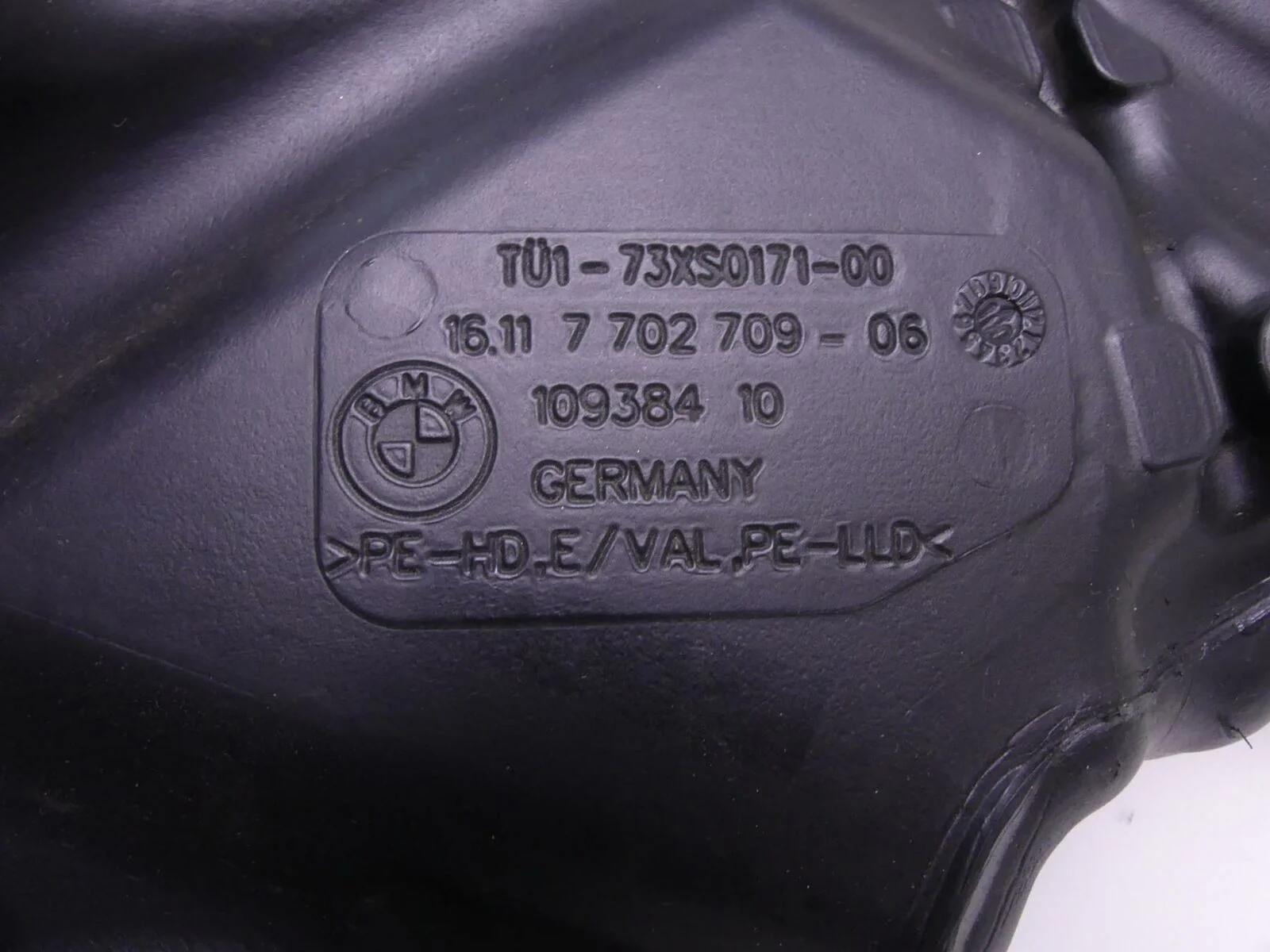 2011 BMW R1200GS R 1200 GS K25 Fuel Gas Petrol Tank Reservoir 16117702709 - Image 12