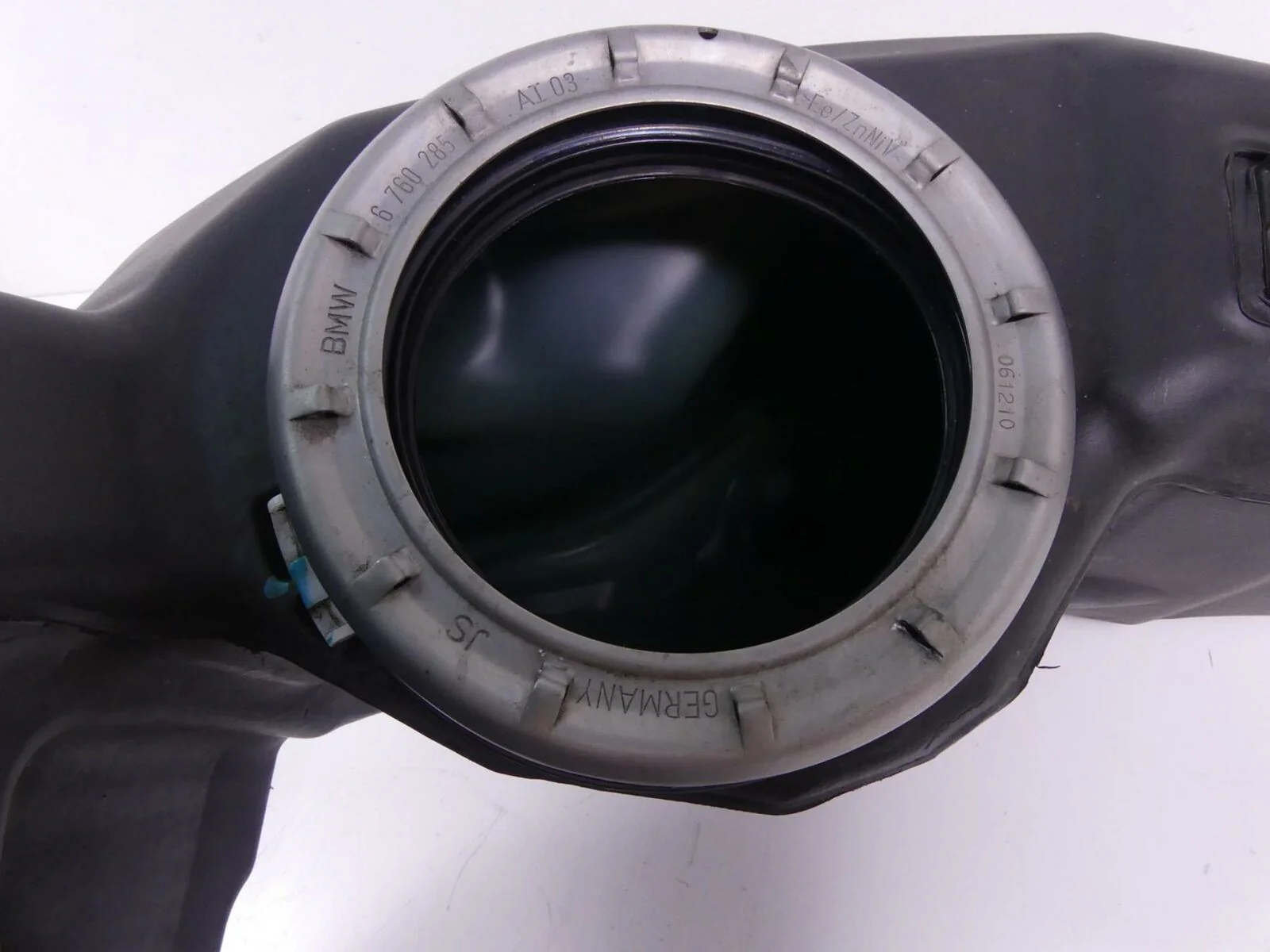2011 BMW R1200GS R 1200 GS K25 Fuel Gas Petrol Tank Reservoir 16117702709 - Image 9