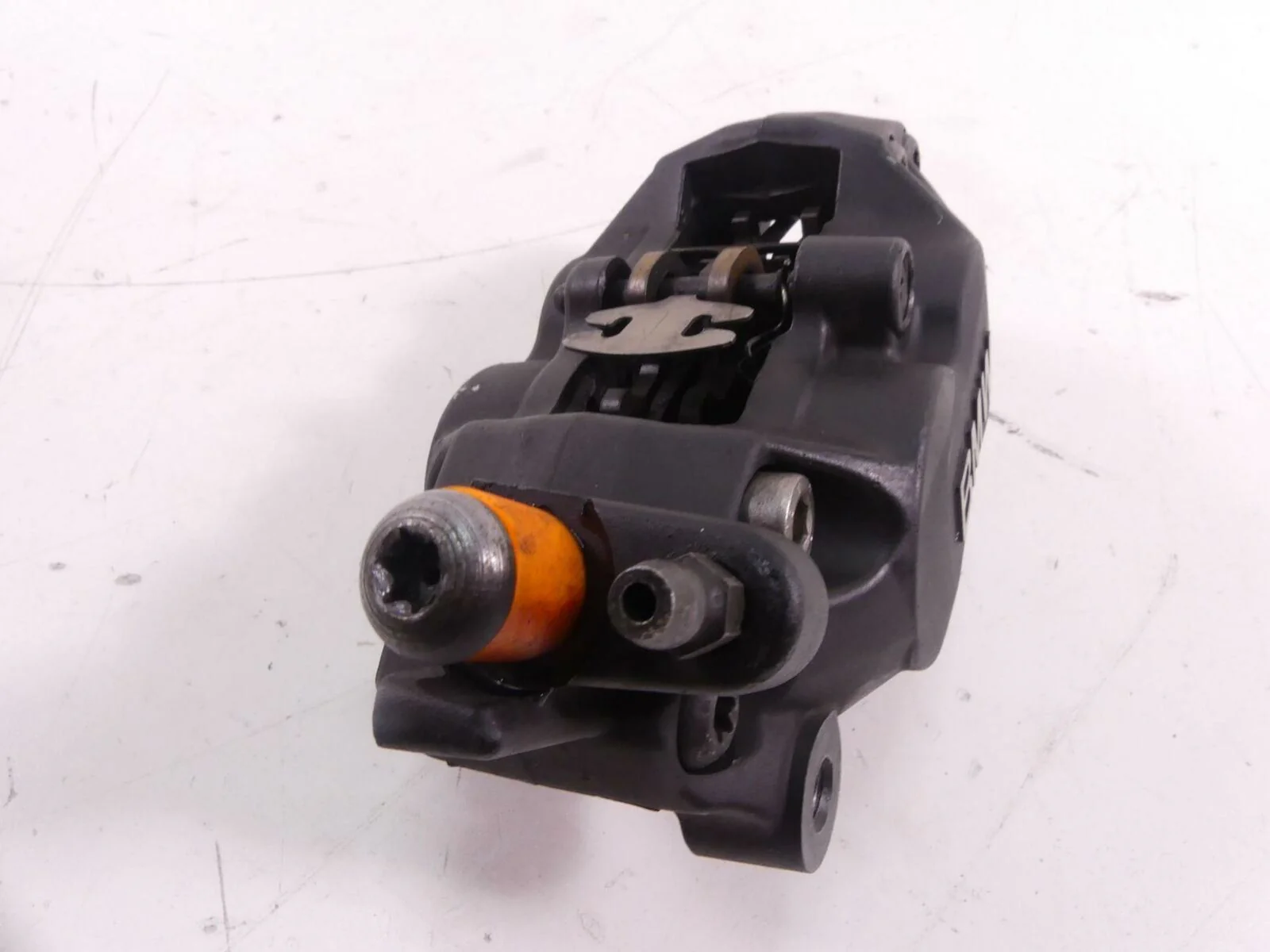 2011 BMW R1200RT K26 Front Brembo Brake Caliper Set  34117711438 34117711439 - Image 6