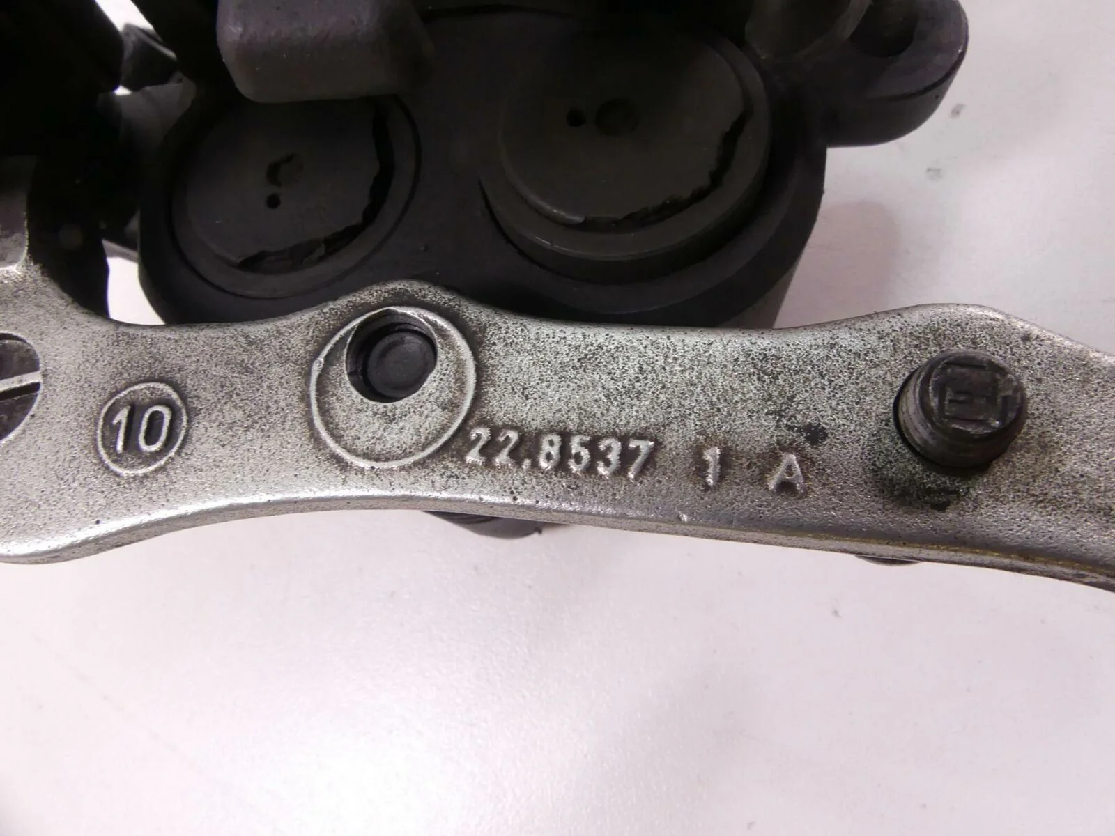 2011 BMW R1200RT K26 Rear Brembo Brake Caliper + Mount 34217677603 - Image 6