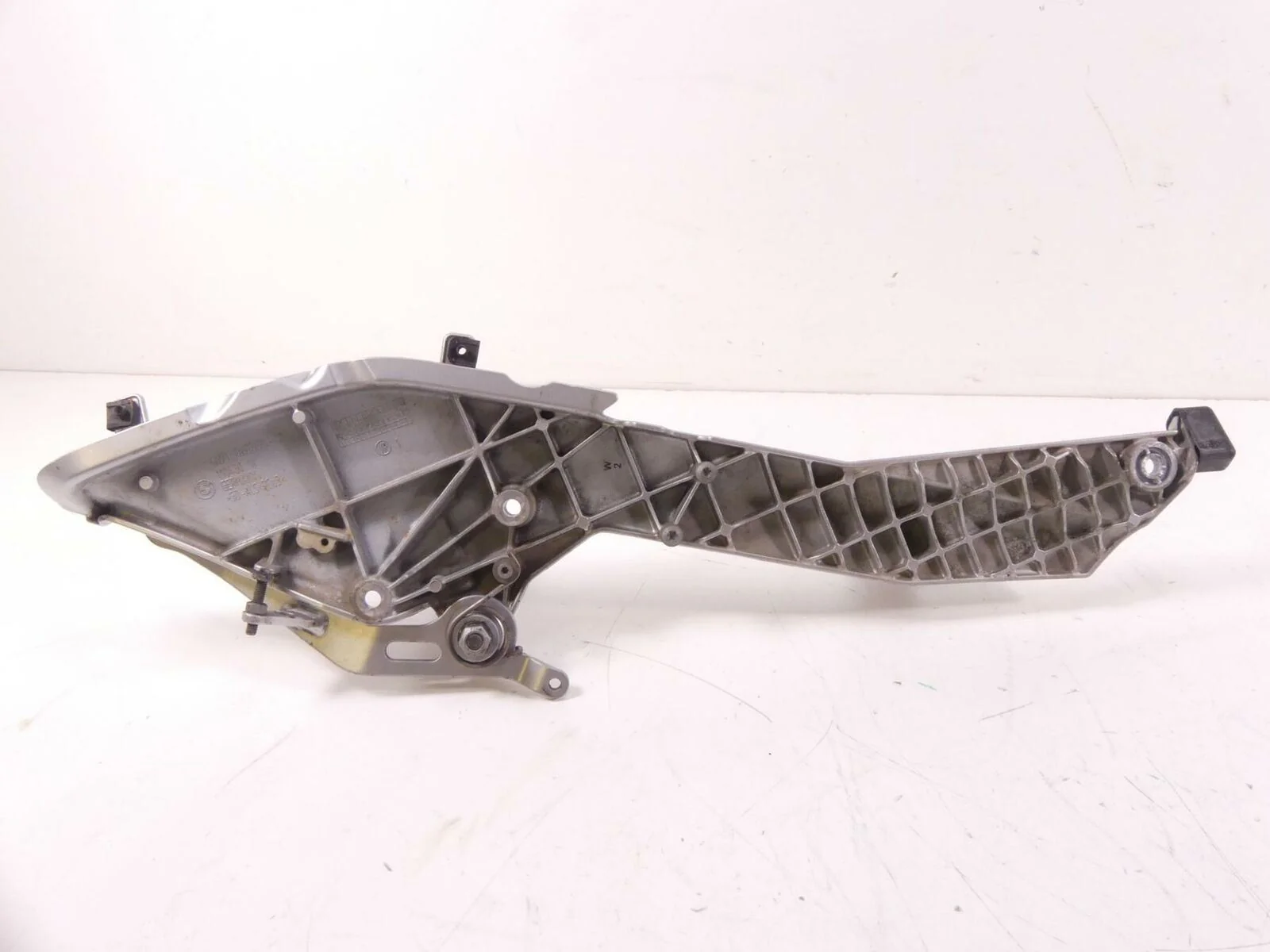 2011 BMW R1200RT K26 Right Footpegs Foot Peg With Brake Pedal 46717675290 - Image 3
