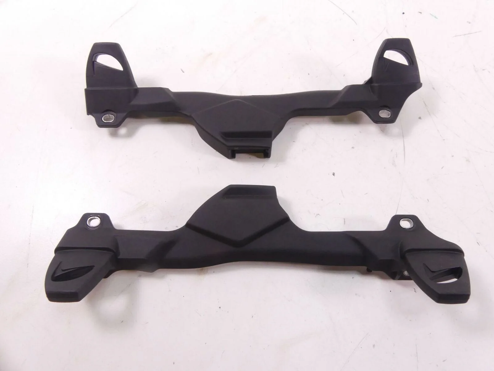 2011 BMW R1200RT K26 Saddlebag Luggage Case Carrier Holder Mount Set 46547699903 - Image 3