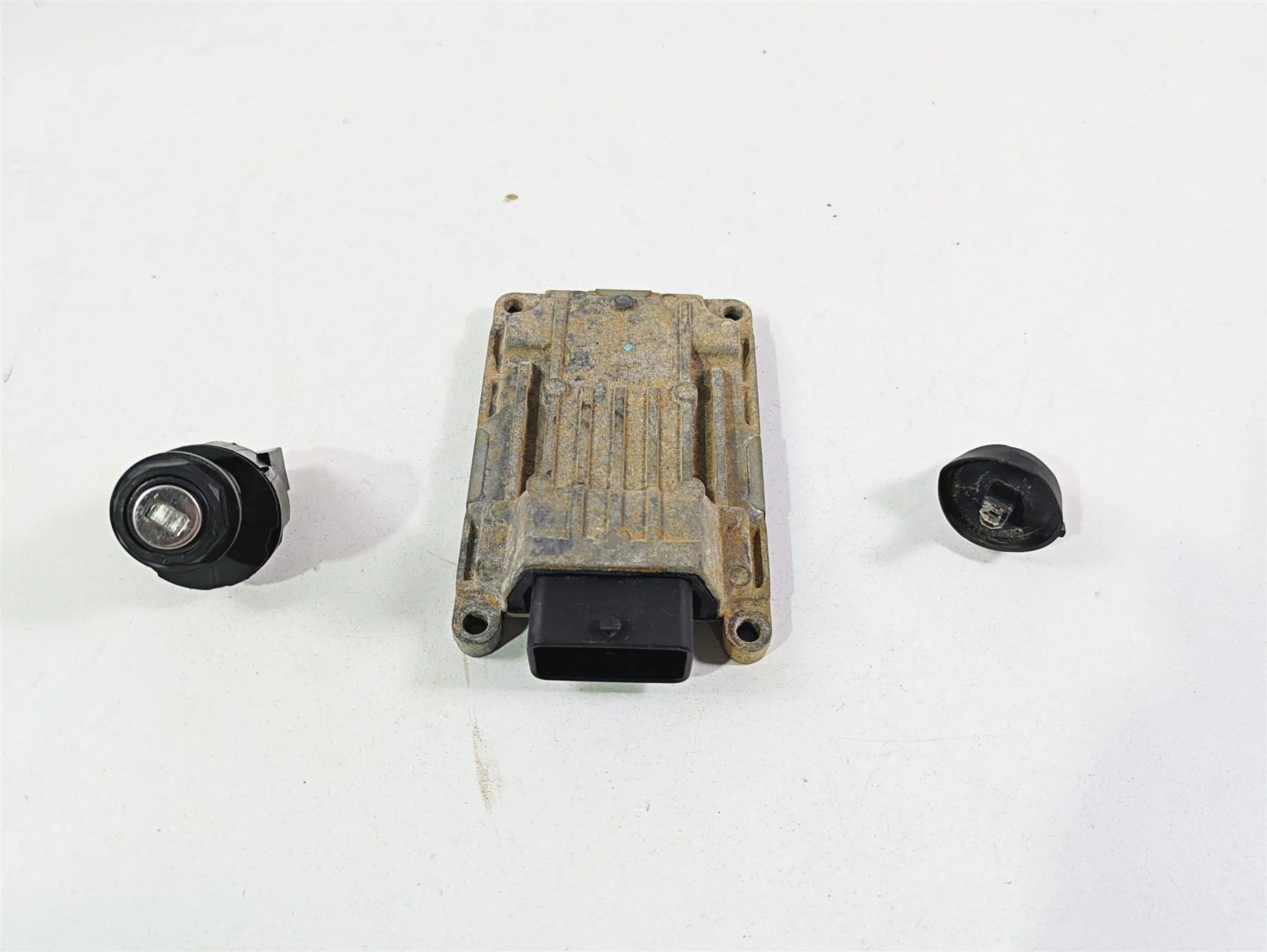 2011 Can-Am Outlander 650 4X4 XT Cdi Ecu Ecm Ignition Switch Key Set 420266716