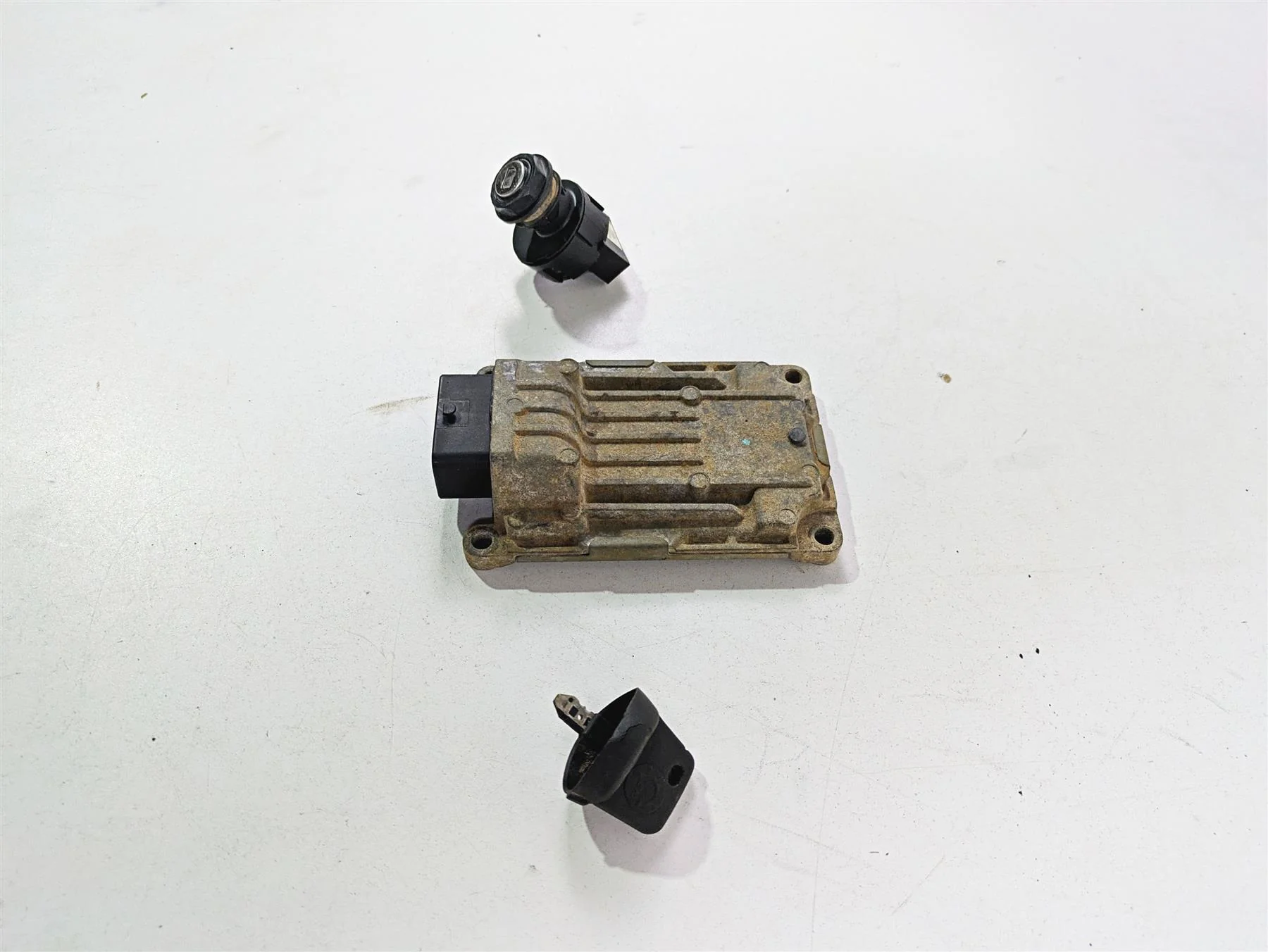 2011 Can-Am Outlander 650 4X4 XT Cdi Ecu Ecm Ignition Switch Key Set 420266716 - Image 3