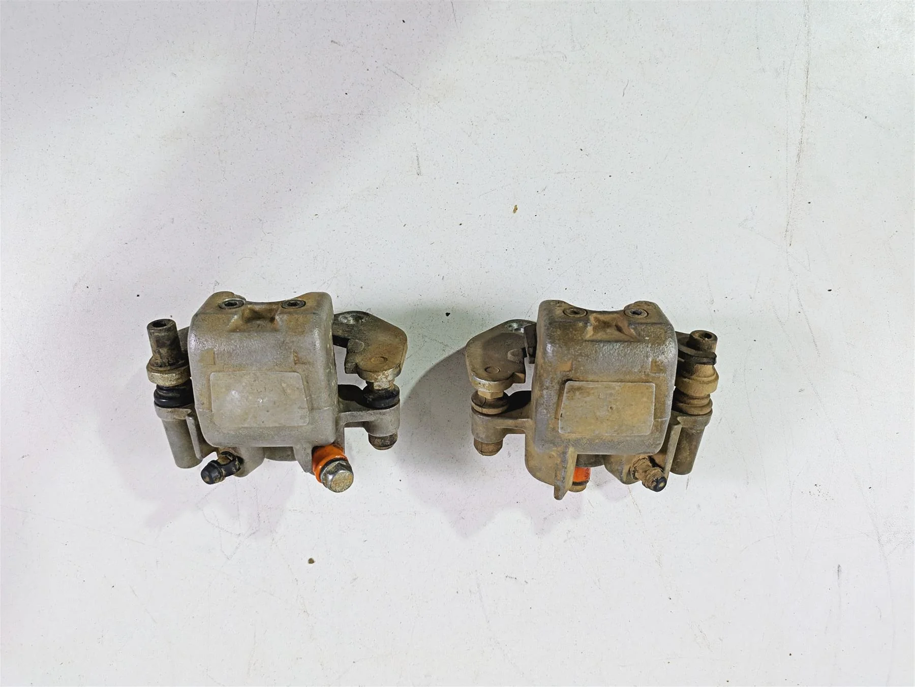 2011 Can-Am Outlander 650 4X4 XT Front Brake Caliper Set 705600576 705600575 - Image 8