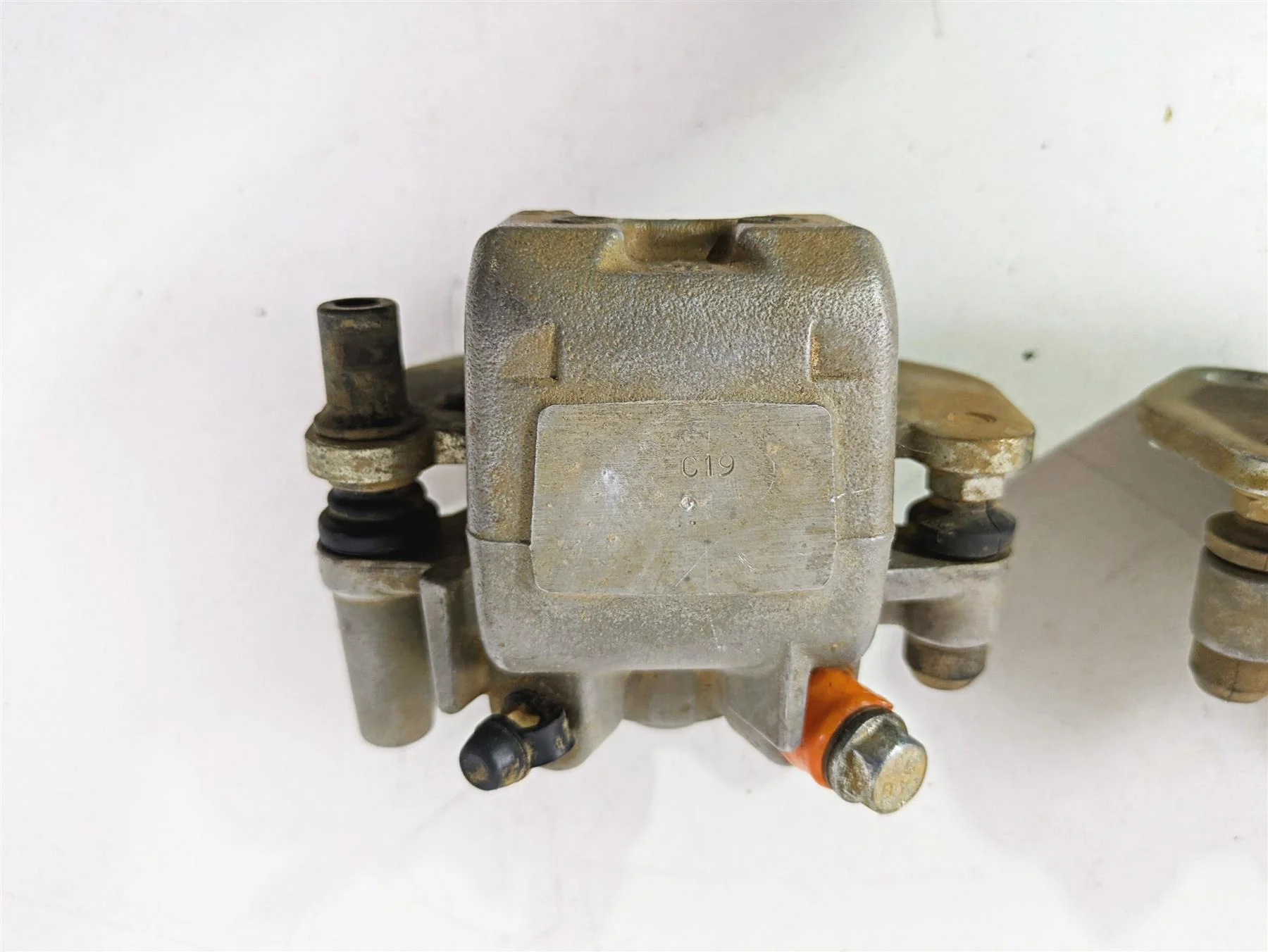 2011 Can-Am Outlander 650 4X4 XT Front Brake Caliper Set 705600576 705600575 - Image 9
