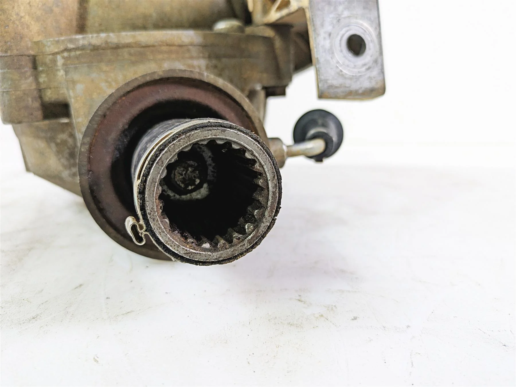 2011 Can-Am Outlander 650 4X4 XT Front Differential Gear Box 705400793 705401077 - Image 10