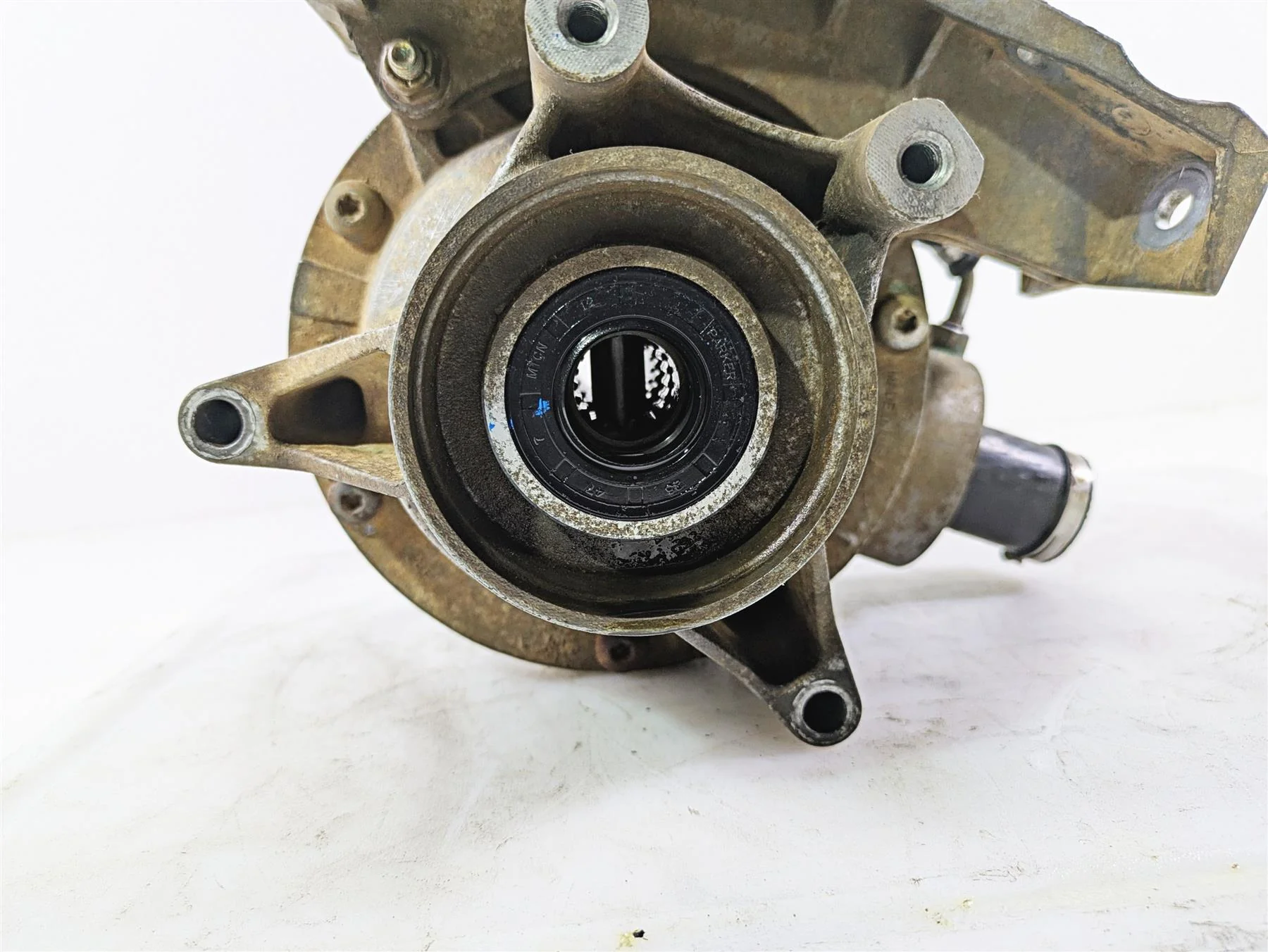 2011 Can-Am Outlander 650 4X4 XT Front Differential Gear Box 705400793 705401077 - Image 6