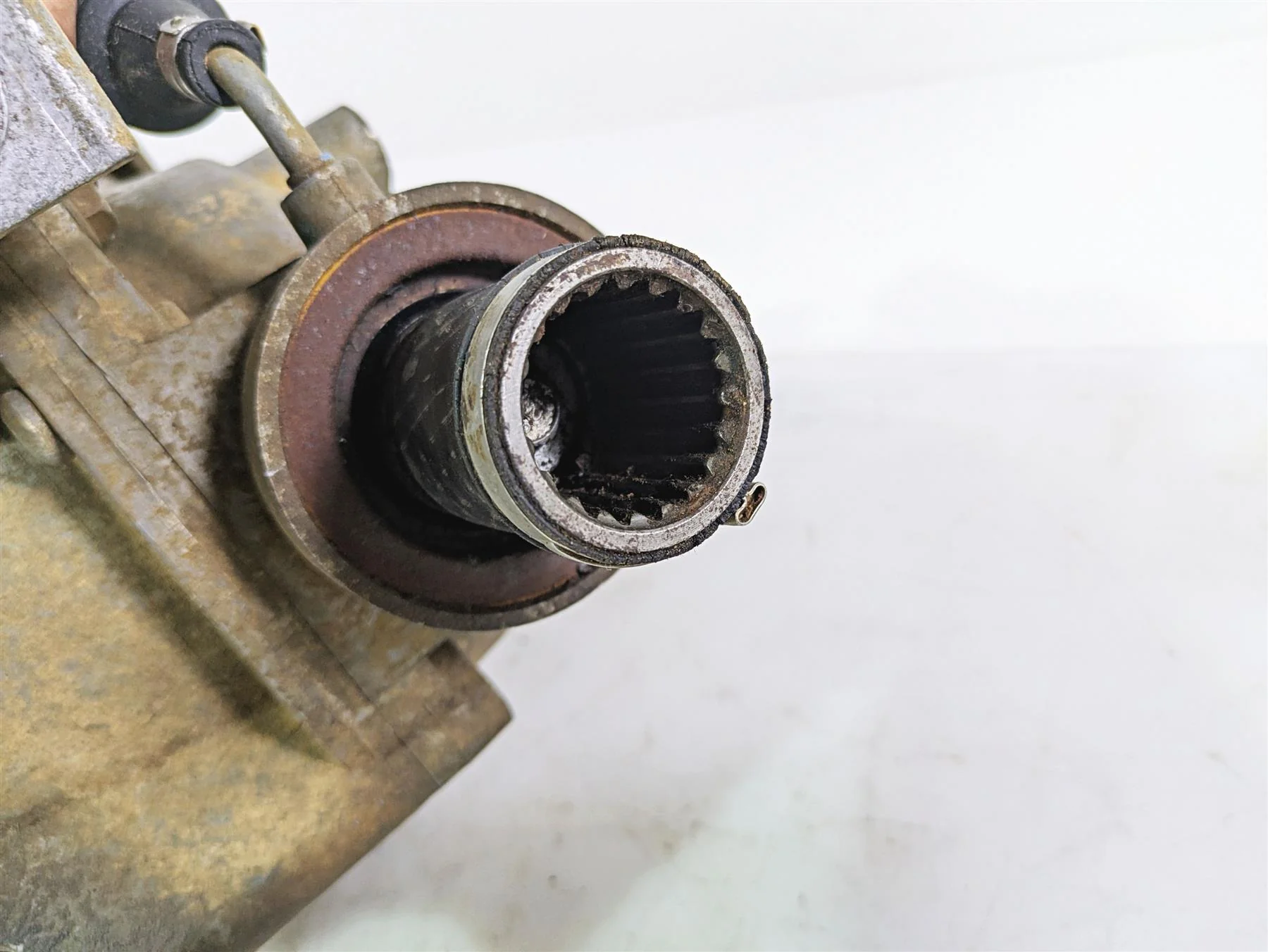 2011 Can-Am Outlander 650 4X4 XT Front Differential Gear Box 705400793 705401077 - Image 7