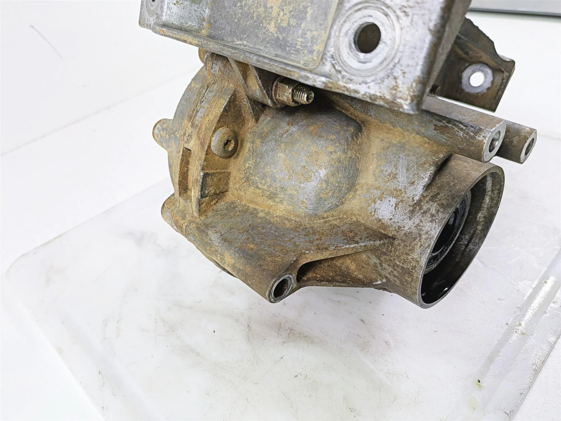 2011 Can-Am Outlander 650 4X4 XT Front Differential Gear Box 705400793 705401077 - Image 8