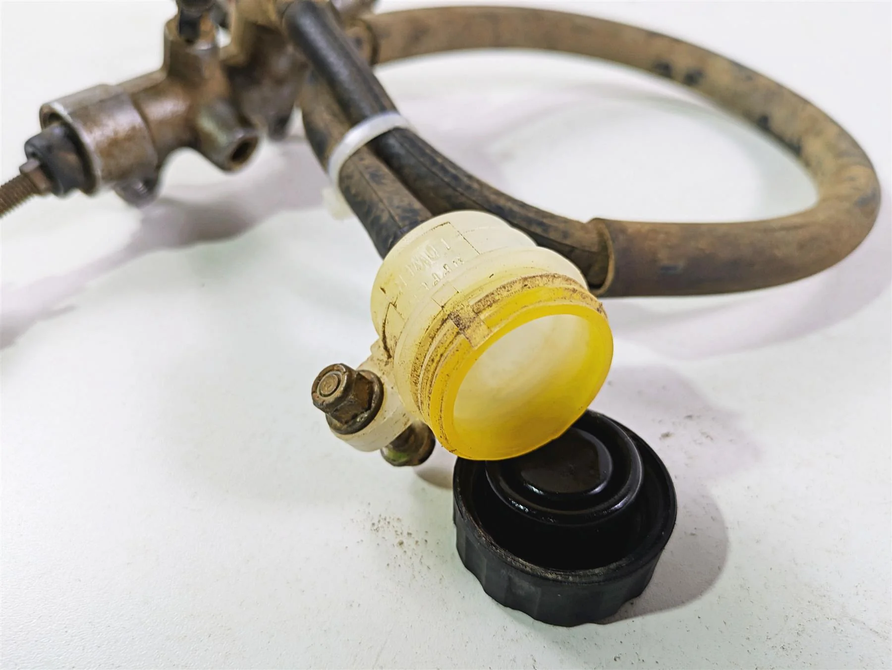 2011 Can-Am Outlander 650 4X4 XT Nissin Rear Brake Master Cylinder 705600751 - Image 12