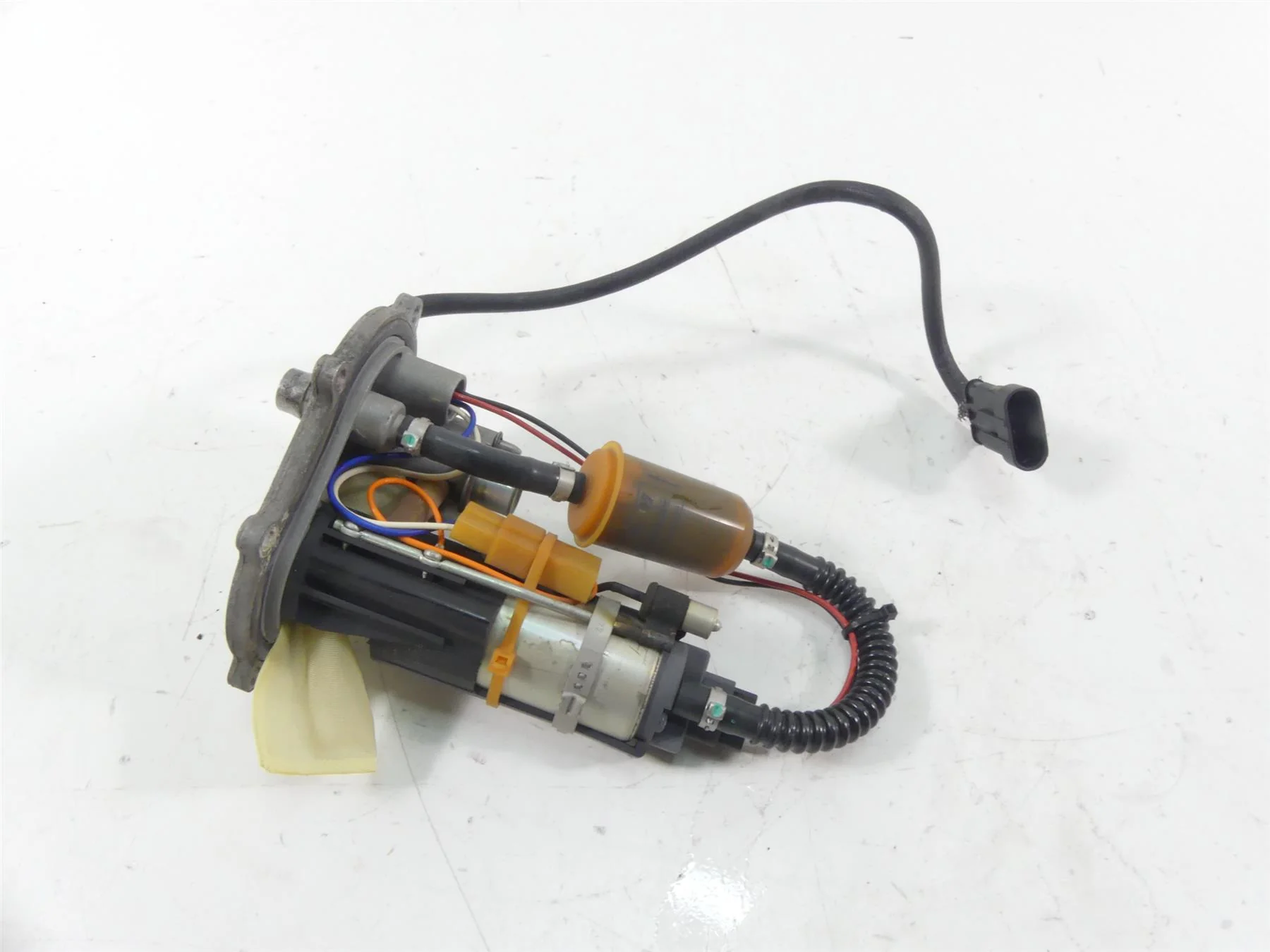 2011 Ducati Hypermotard 1100 SP Fuel Gas Petrol Pump 16023701A - Image 5