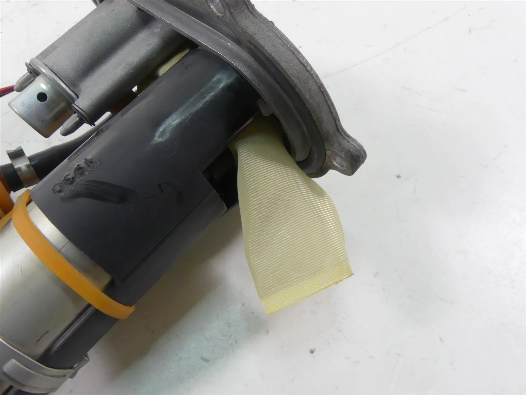 2011 Ducati Hypermotard 1100 SP Fuel Gas Petrol Pump 16023701A - Image 6