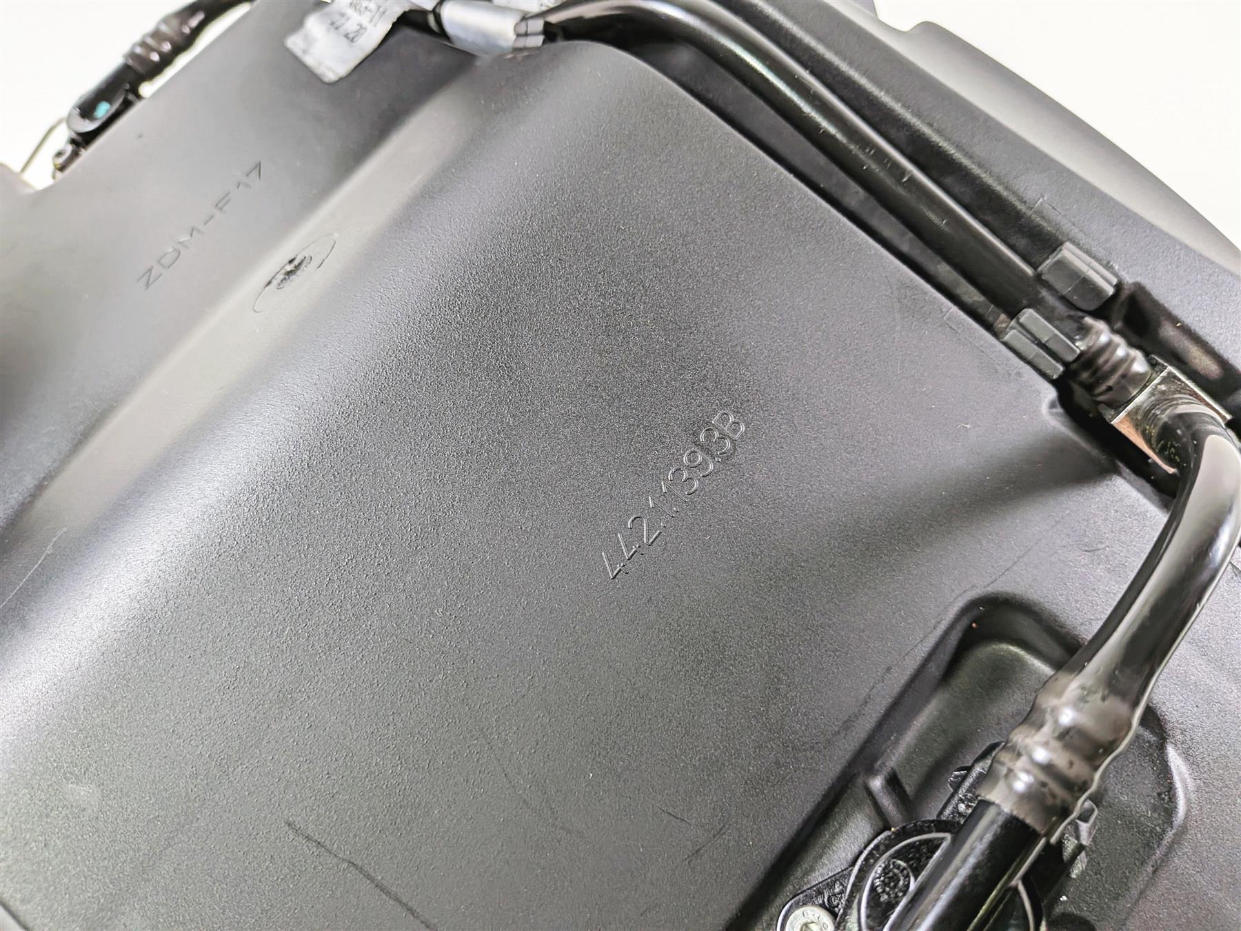 2011 Ducati Streetfighter 1098 S Air Box Breather & Injectors & Ducs 44211393B - Image 13