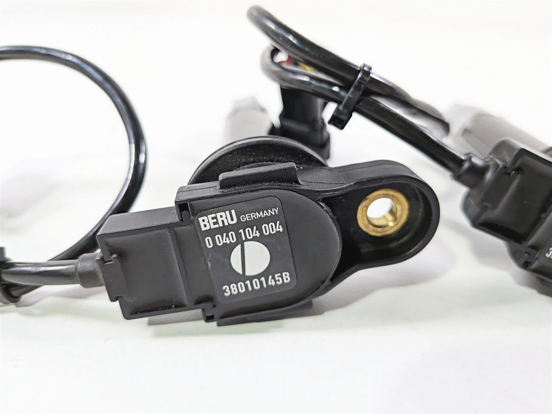 2011 Ducati Streetfighter 1098 S Beru Ignition Coil Set 38010145B - Image 8