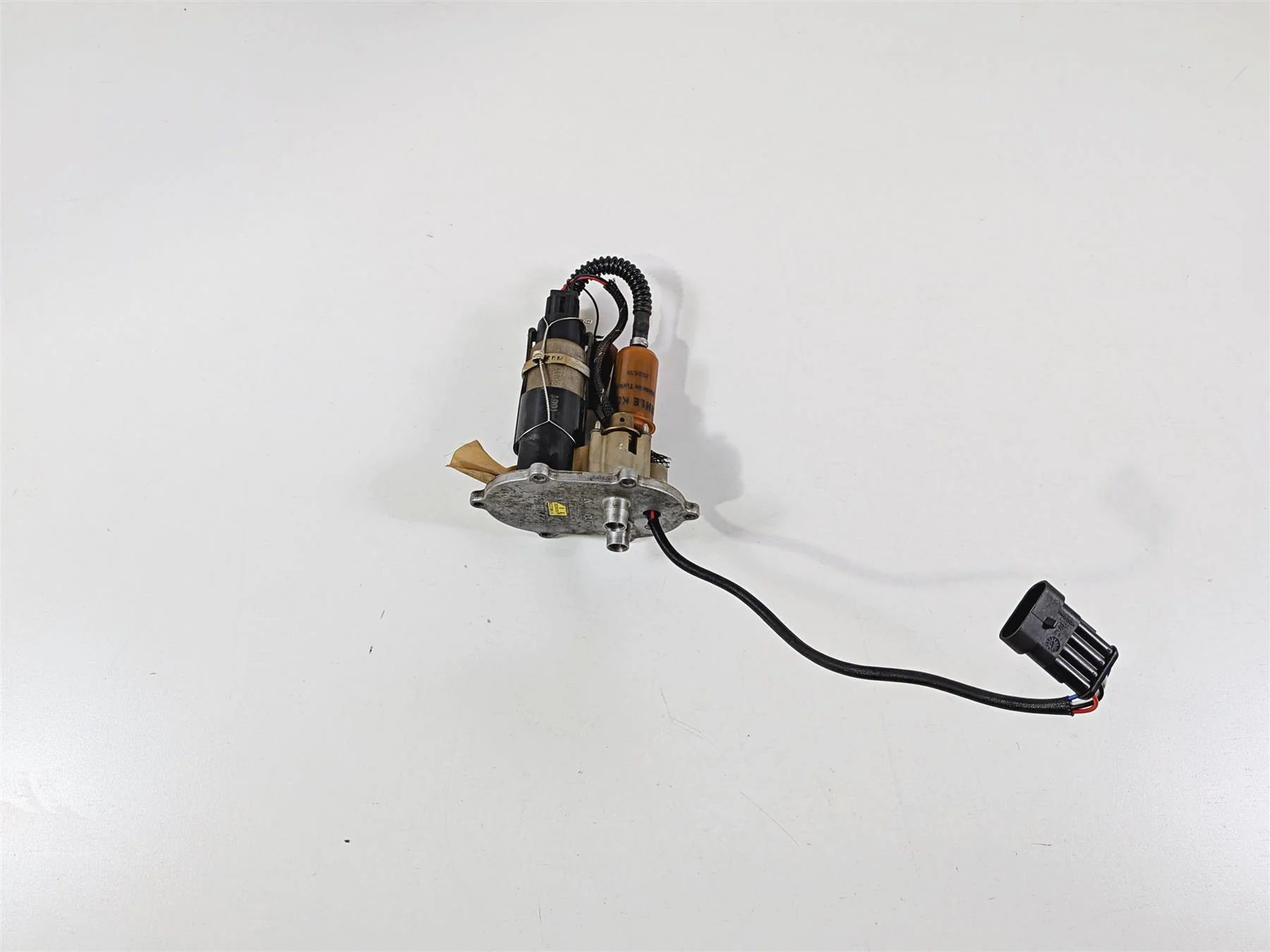 2011 Ducati Streetfighter 1098 S Fuel Gas Petrol Pump - Tested 3K 16023991A - Image 12