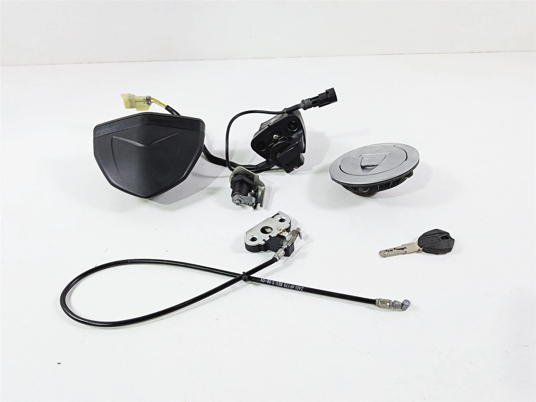 2011 Ducati Streetfighter 1098 S Gauges Ignition Key Switch Lock 3K 40610726B - Image 6