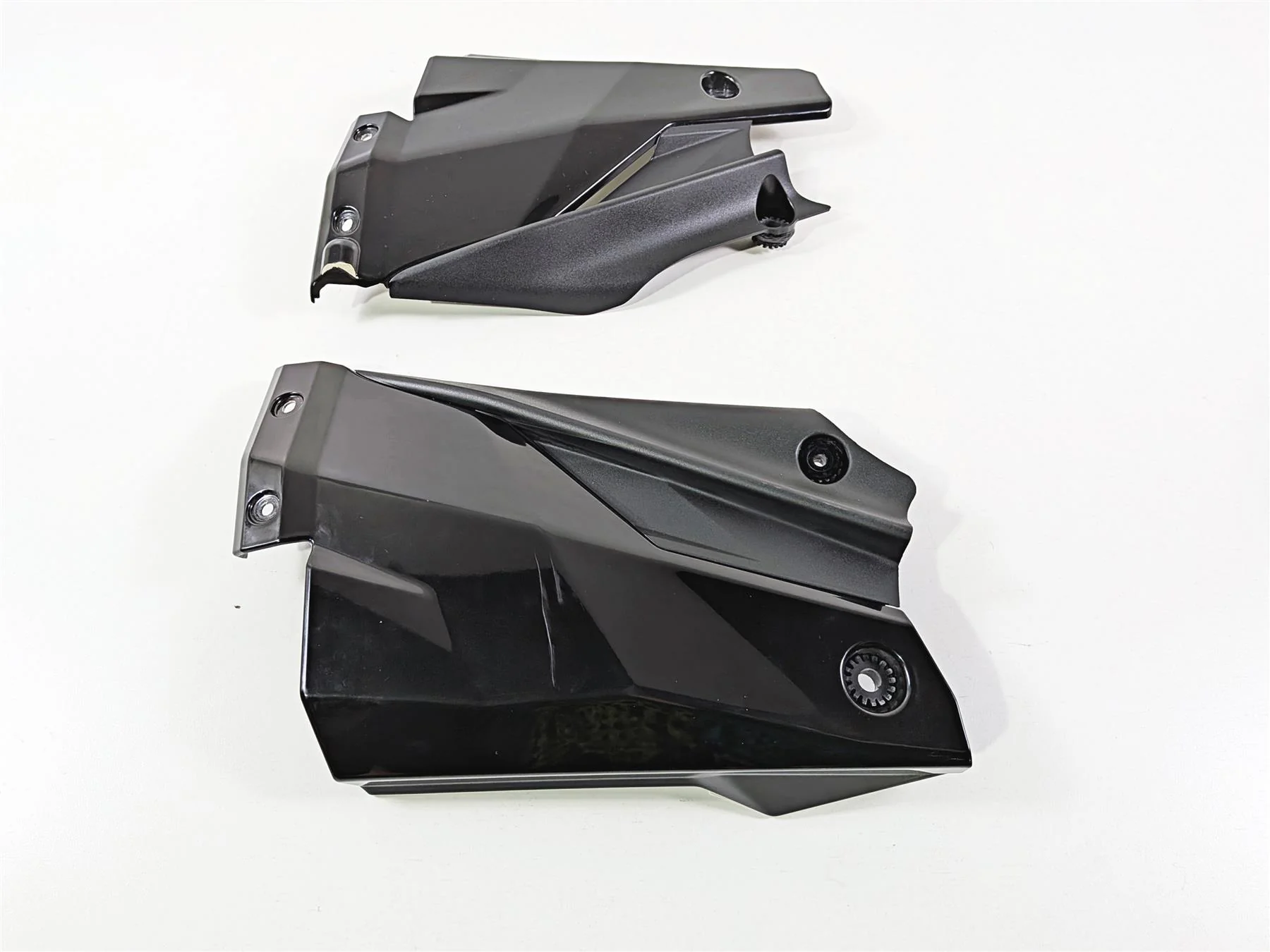 2011 Ducati Streetfighter 1098 S Radiator Cover Fairing Set 48022801A 48022811A - Image 2
