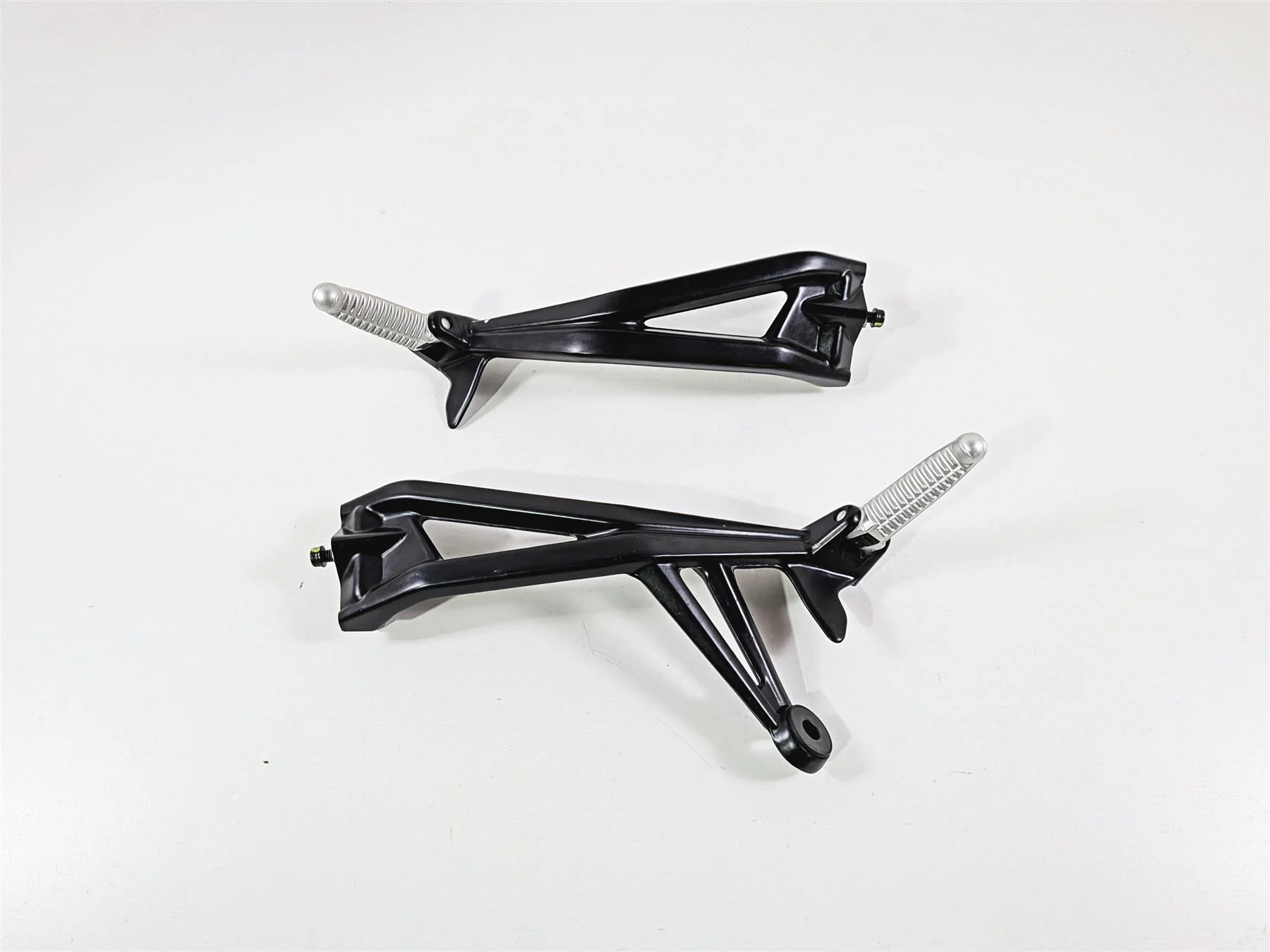 2011 Ducati Streetfighter 1098 S Rear Passenger Footpeg Set 82411561A 82411571A
