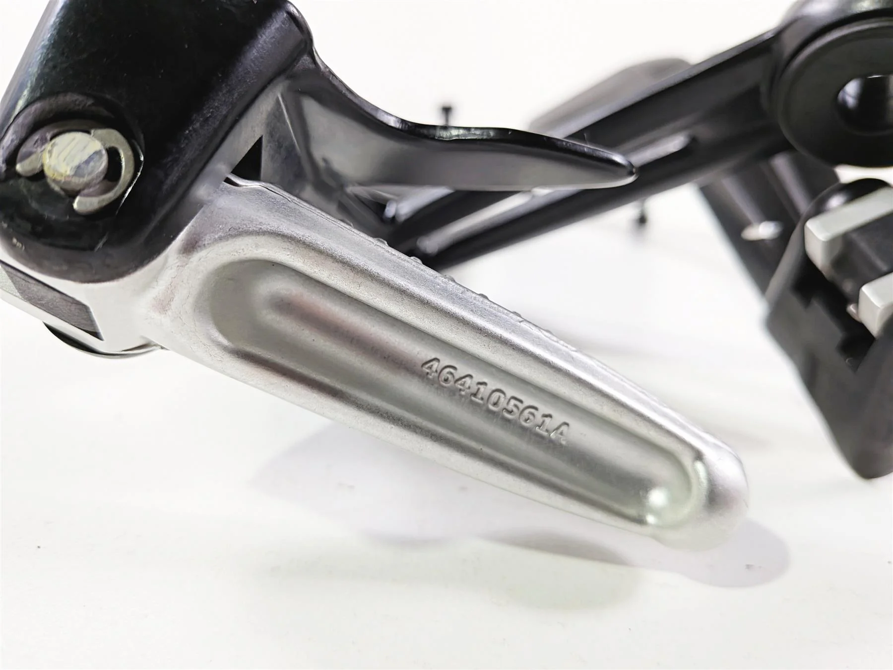 2011 Ducati Streetfighter 1098 S Rear Passenger Footpeg Set 82411561A 82411571A - Image 12