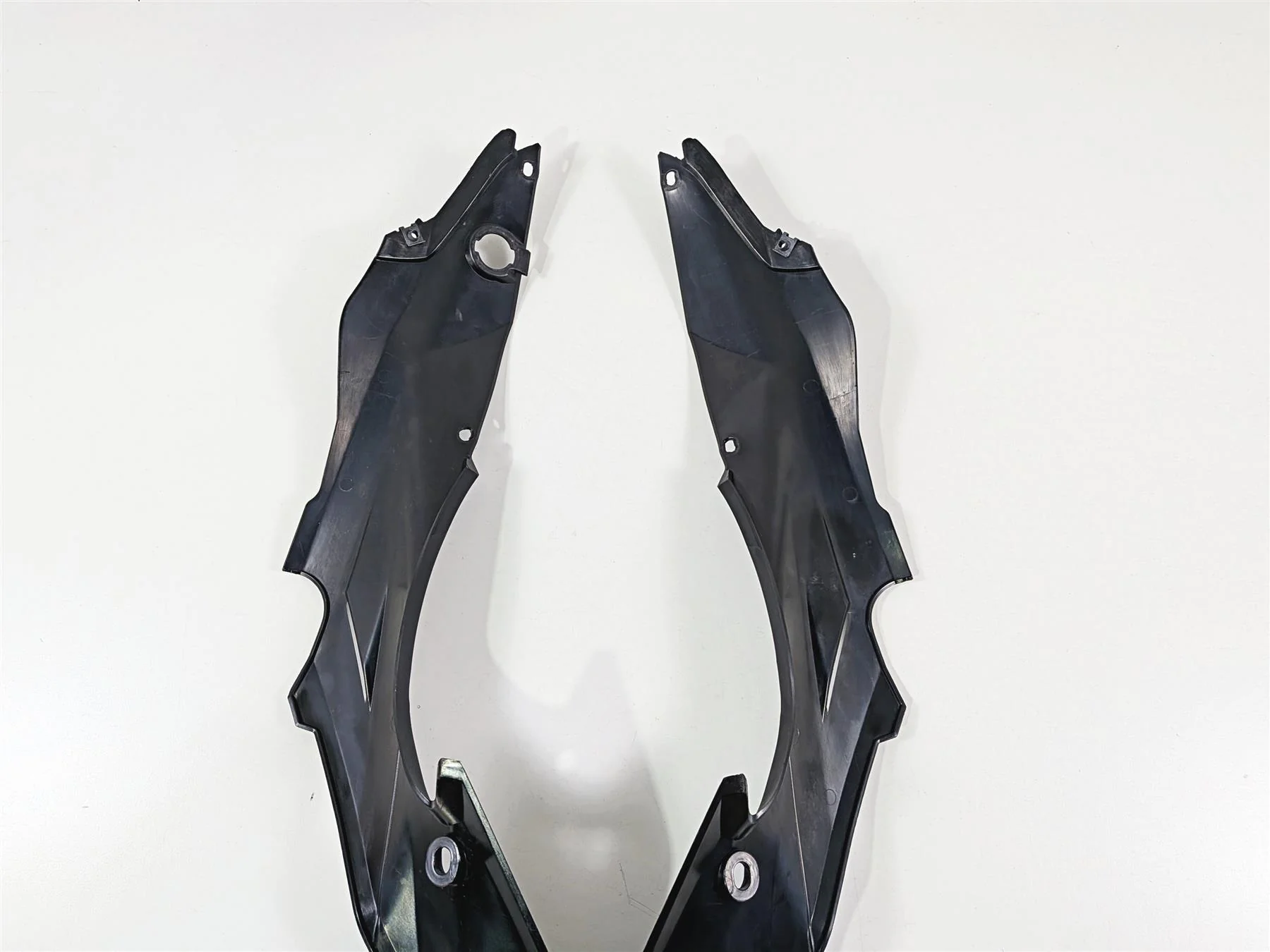 2011 Ducati Streetfighter 1098 S Under Seat Side Cover Set 48211562A 48211572A - Image 10