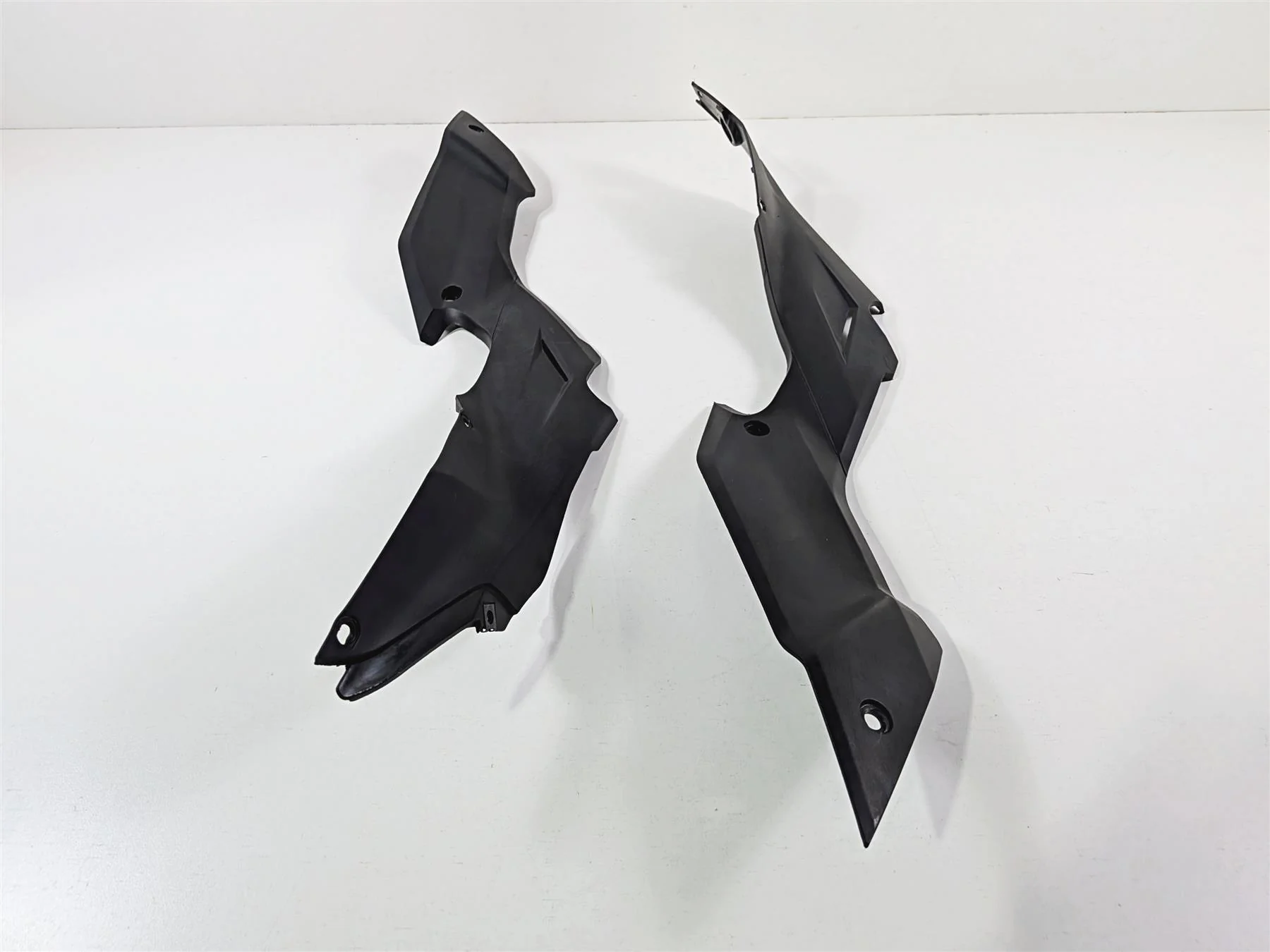 2011 Ducati Streetfighter 1098 S Under Seat Side Cover Set 48211562A 48211572A - Image 3