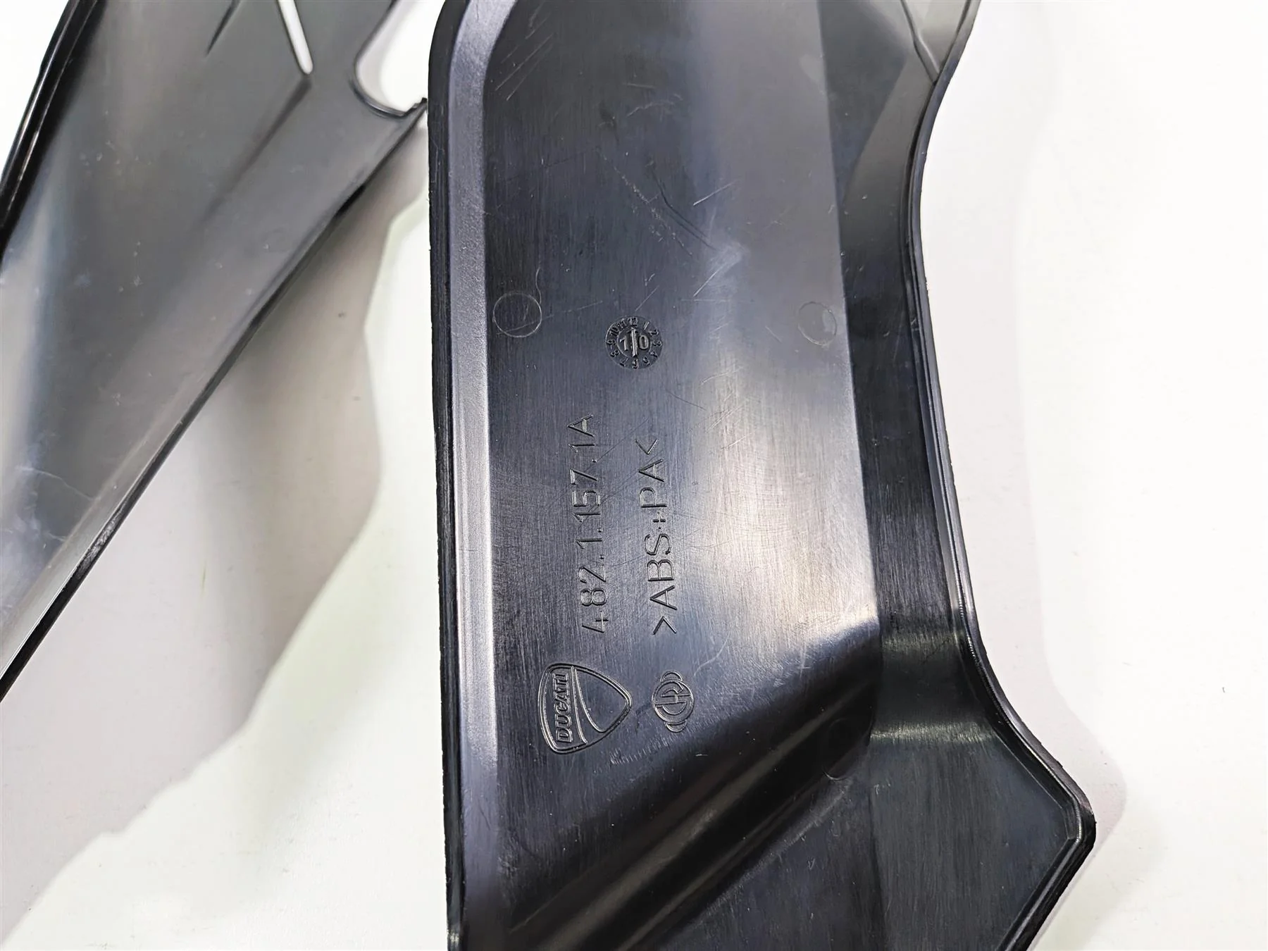 2011 Ducati Streetfighter 1098 S Under Seat Side Cover Set 48211562A 48211572A - Image 7