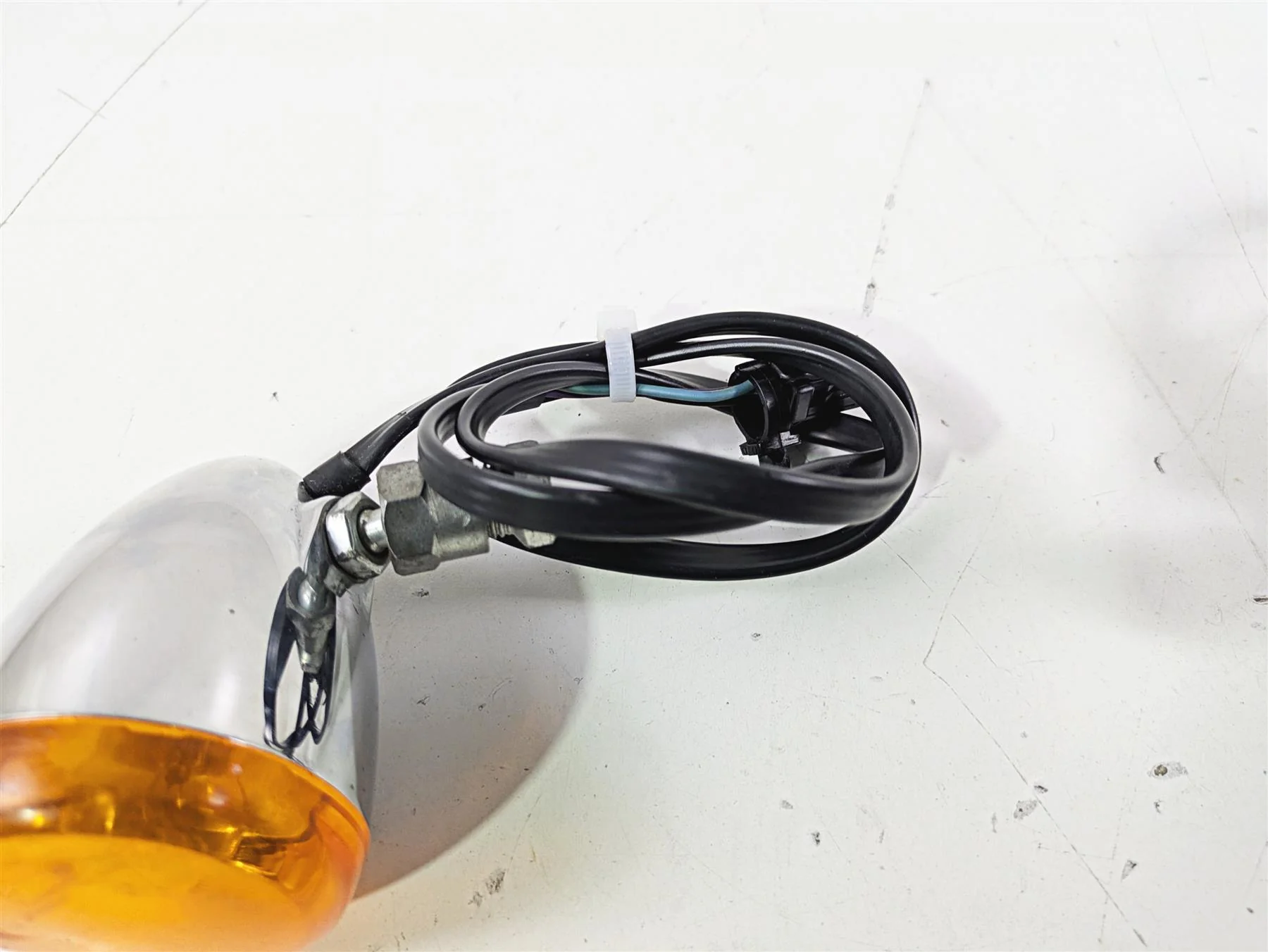 2011 Harley FXDC Dyna Super Glide Front Blinker Turn Signal Set 68972-00 - Image 7