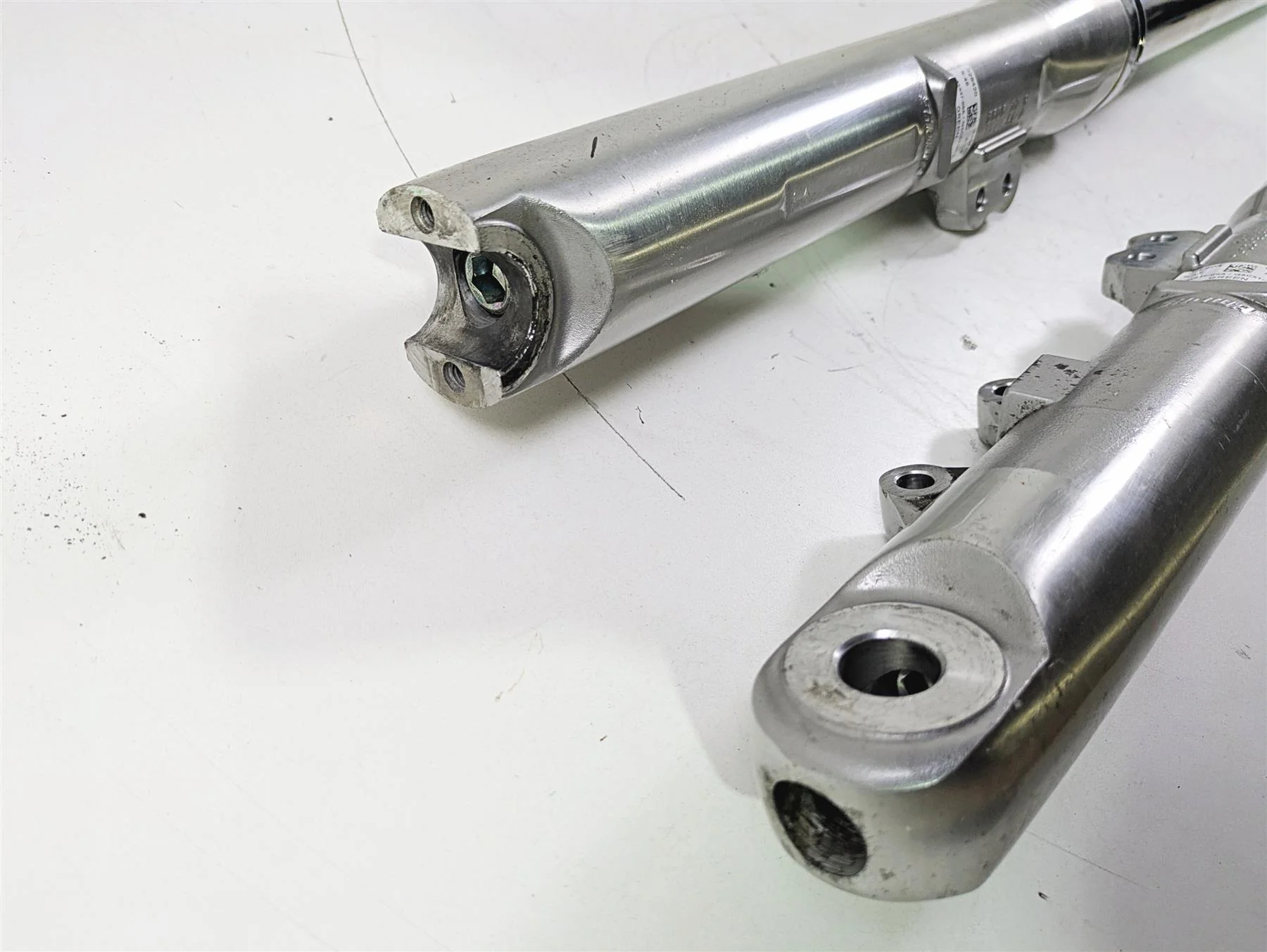 2011 Harley FXDC Dyna Super Glide Front Forks 49mm Straight 45947-06 45948-06 - Image 5