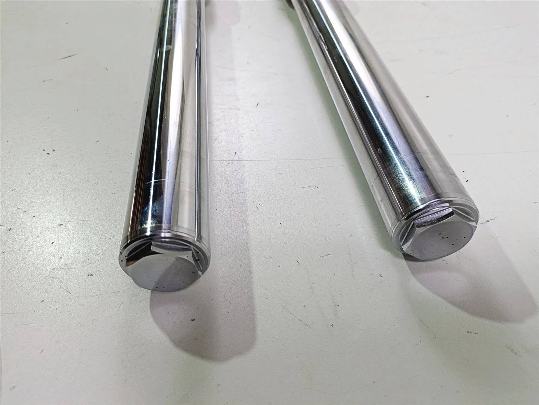 2011 Harley FXDC Dyna Super Glide Front Forks 49mm Straight 45947-06 45948-06 - Image 6