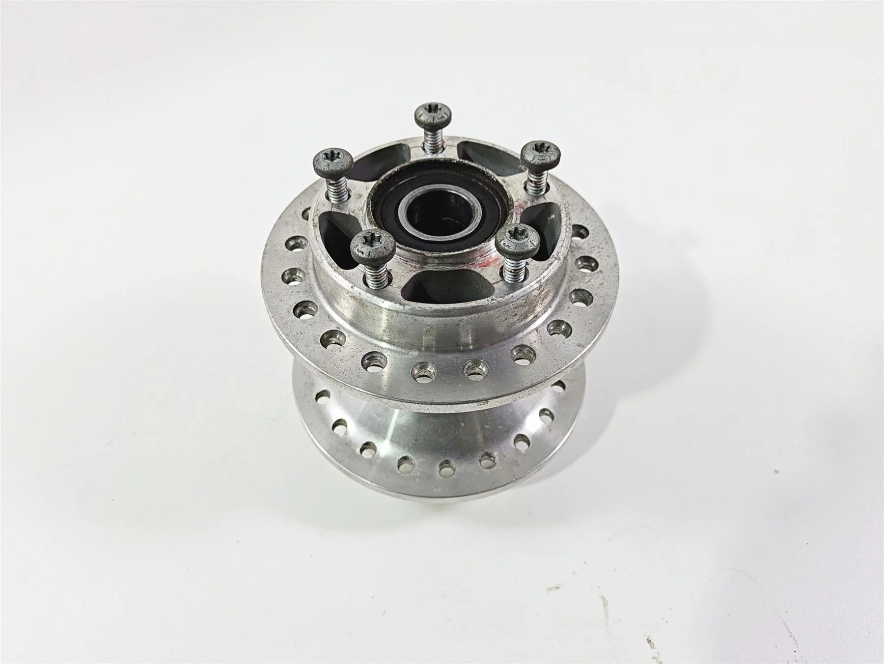 2011 Harley FXDC Dyna Super Glide Front Spoke Wheel Hub 43638-08