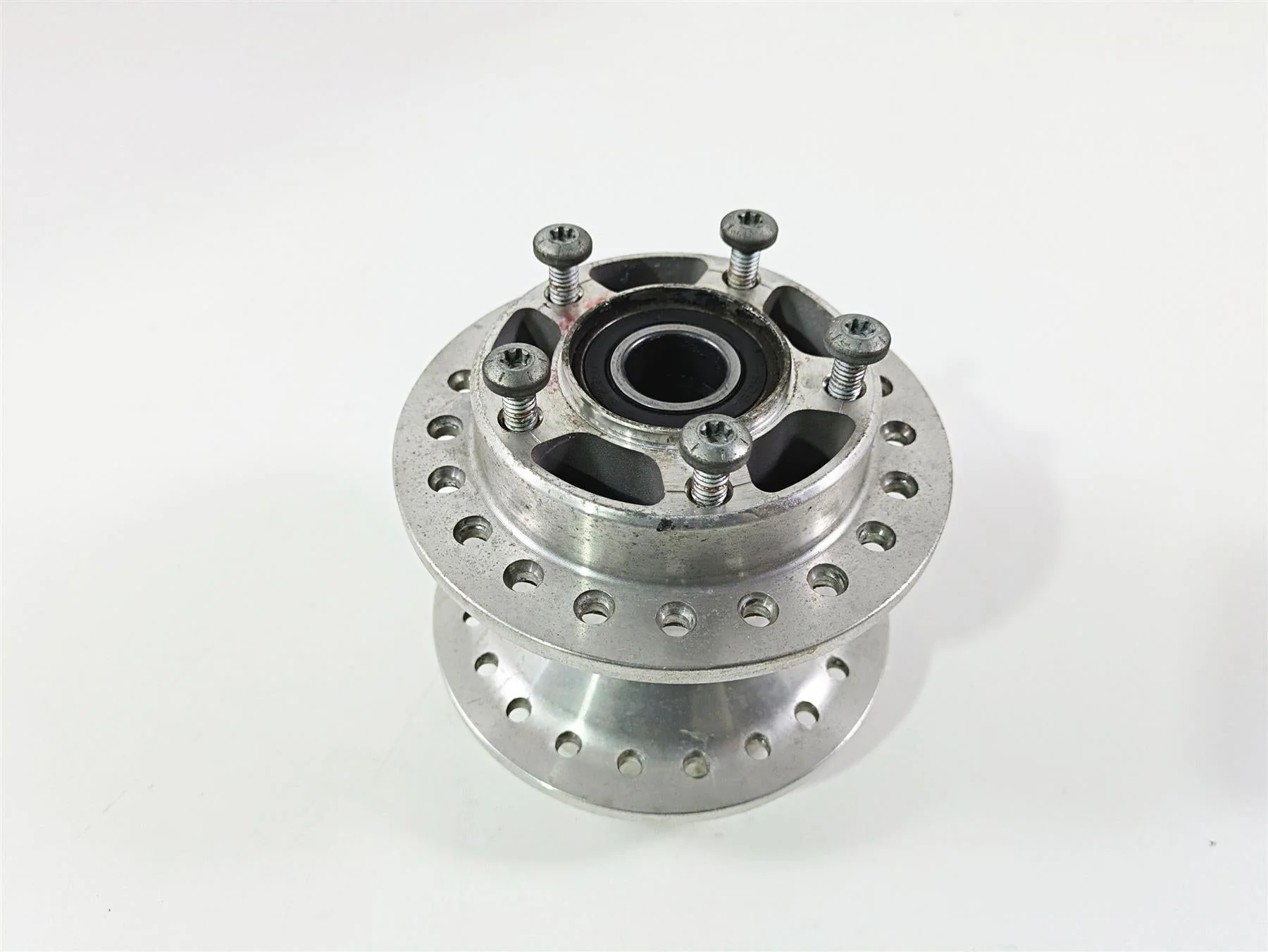 2011 Harley FXDC Dyna Super Glide Front Spoke Wheel Hub 43638-08 - Image 3