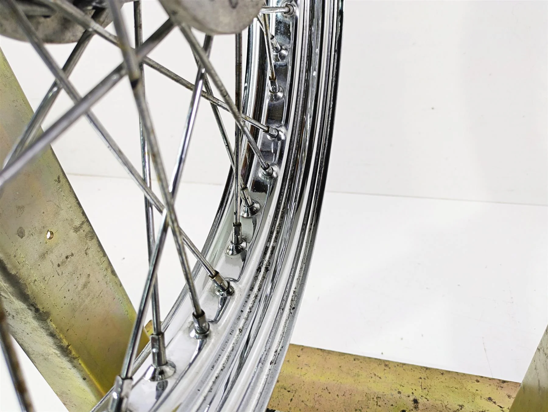 2011 Harley FXDC Dyna Super Glide Front Wheel Rim 19x2.5 0.66mm Runout 43105-08 - Image 11