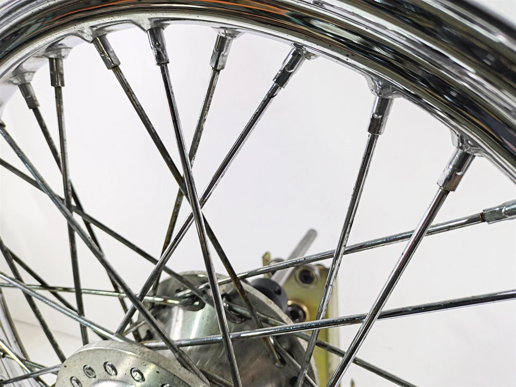 2011 Harley FXDC Dyna Super Glide Front Wheel Rim 19x2.5 0.66mm Runout 43105-08 - Image 9