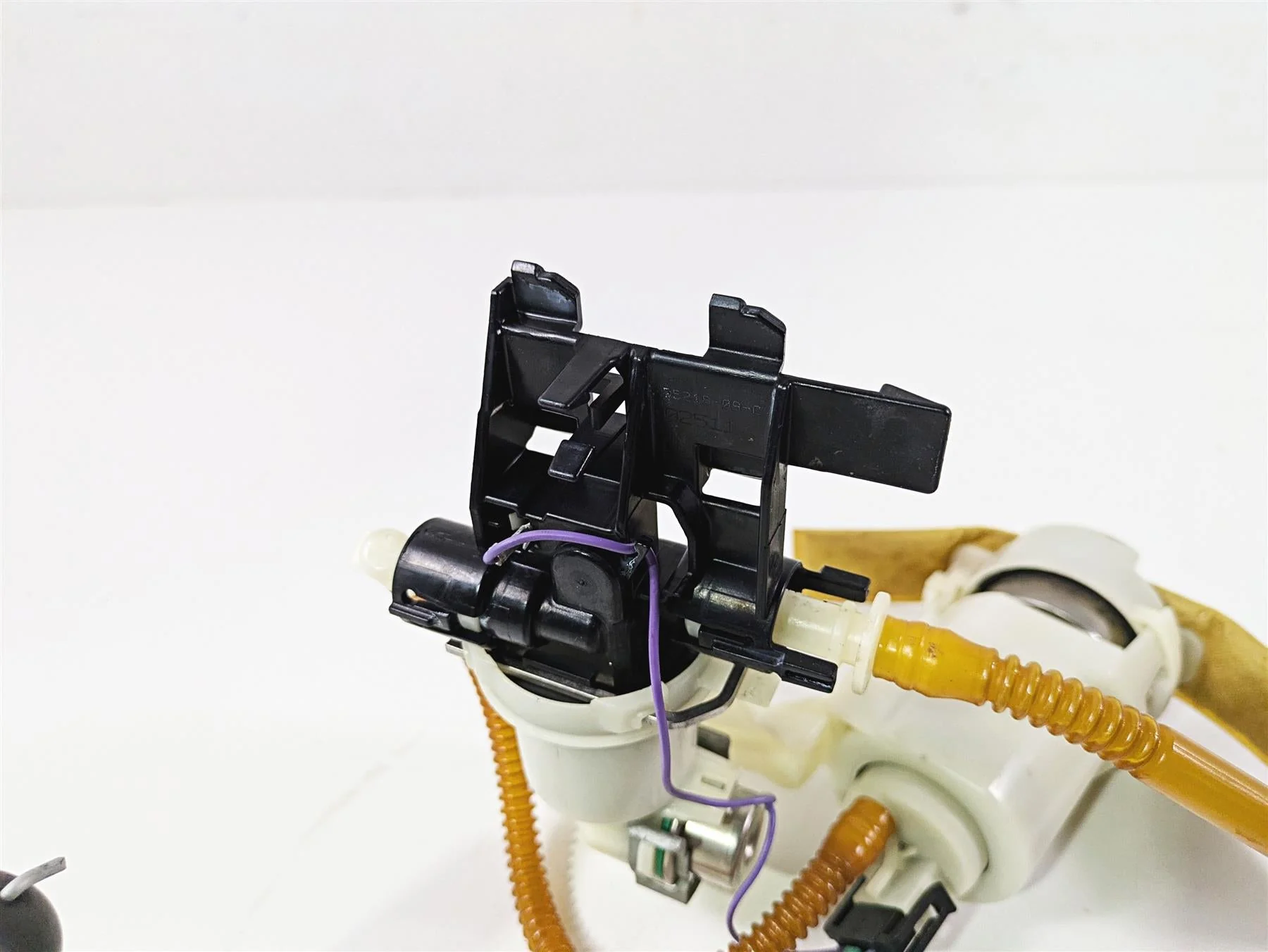 2011 Harley FXDC Dyna Super Glide Fuel Gas Petrol Pump & Level Sender 75218-04D - Image 8