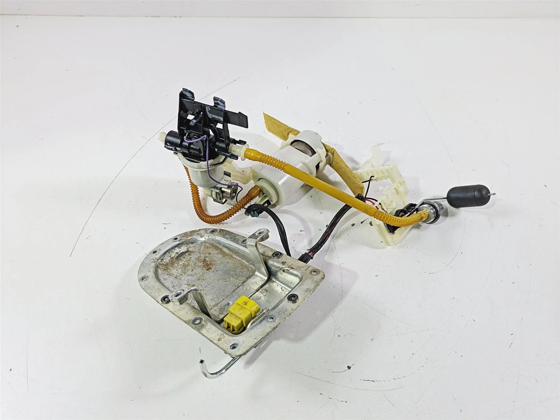 2011 Harley FXDC Dyna Super Glide Fuel Gas Petrol Pump - Tested 75218-04D - Image 2