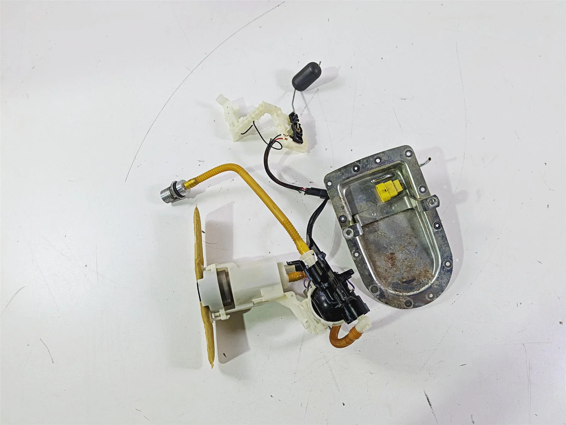 2011 Harley FXDC Dyna Super Glide Fuel Gas Petrol Pump - Tested 75218-04D - Image 4
