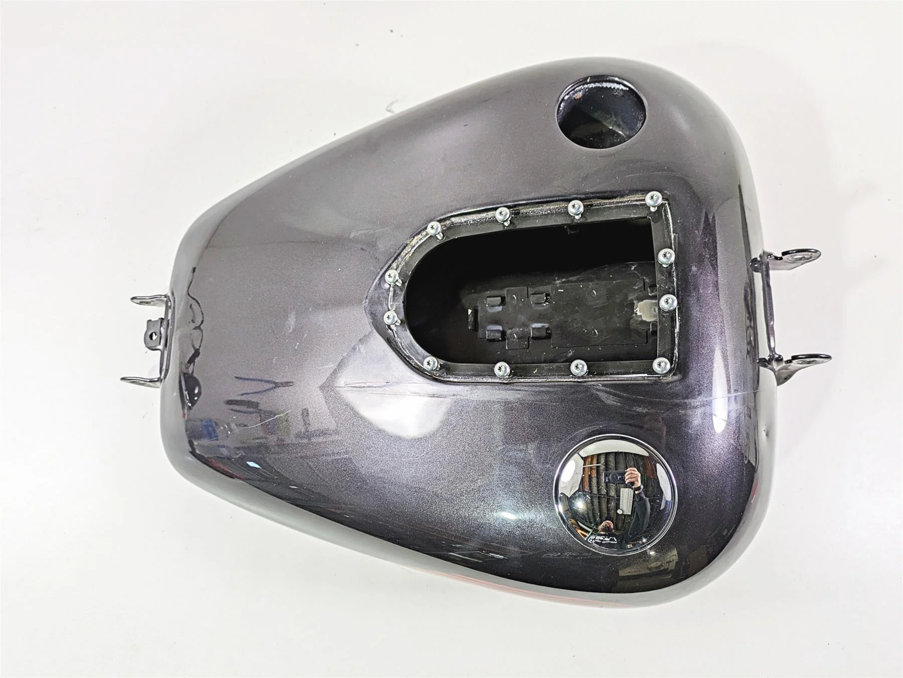 2011 Harley FXDC Dyna Super Glide Fuel Gas Petrol Tank Reservoir - Read 61000705 - Image 5