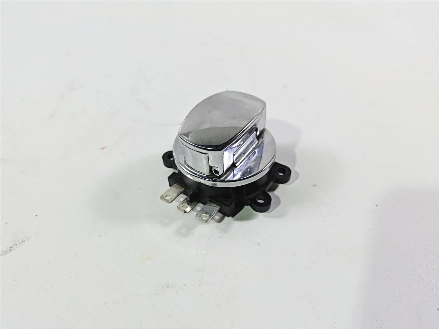 2011 Harley FXDC Dyna Super Glide Ignition Switch Unlocked - Vin 71430-06B - Image 10