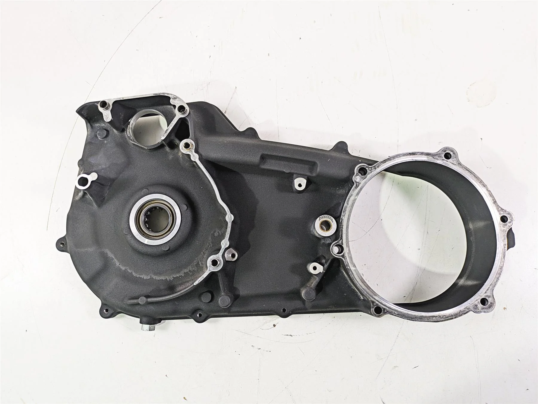 2011 Harley FXDC Dyna Super Glide Inner Primary Drive Clutch Cover 60681-06B - Image 5